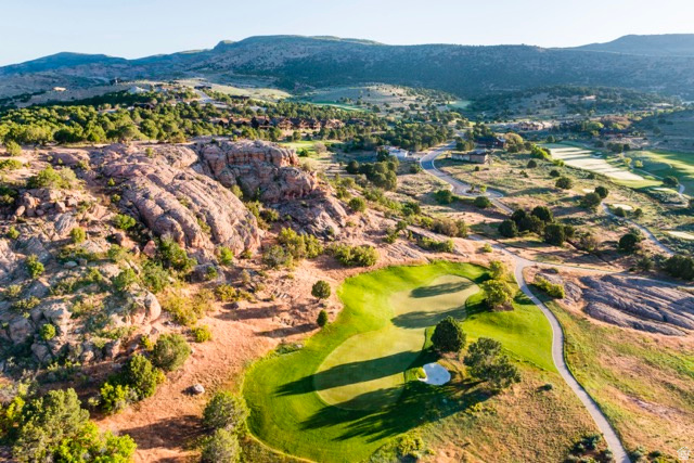 RED LEDGES - Residential