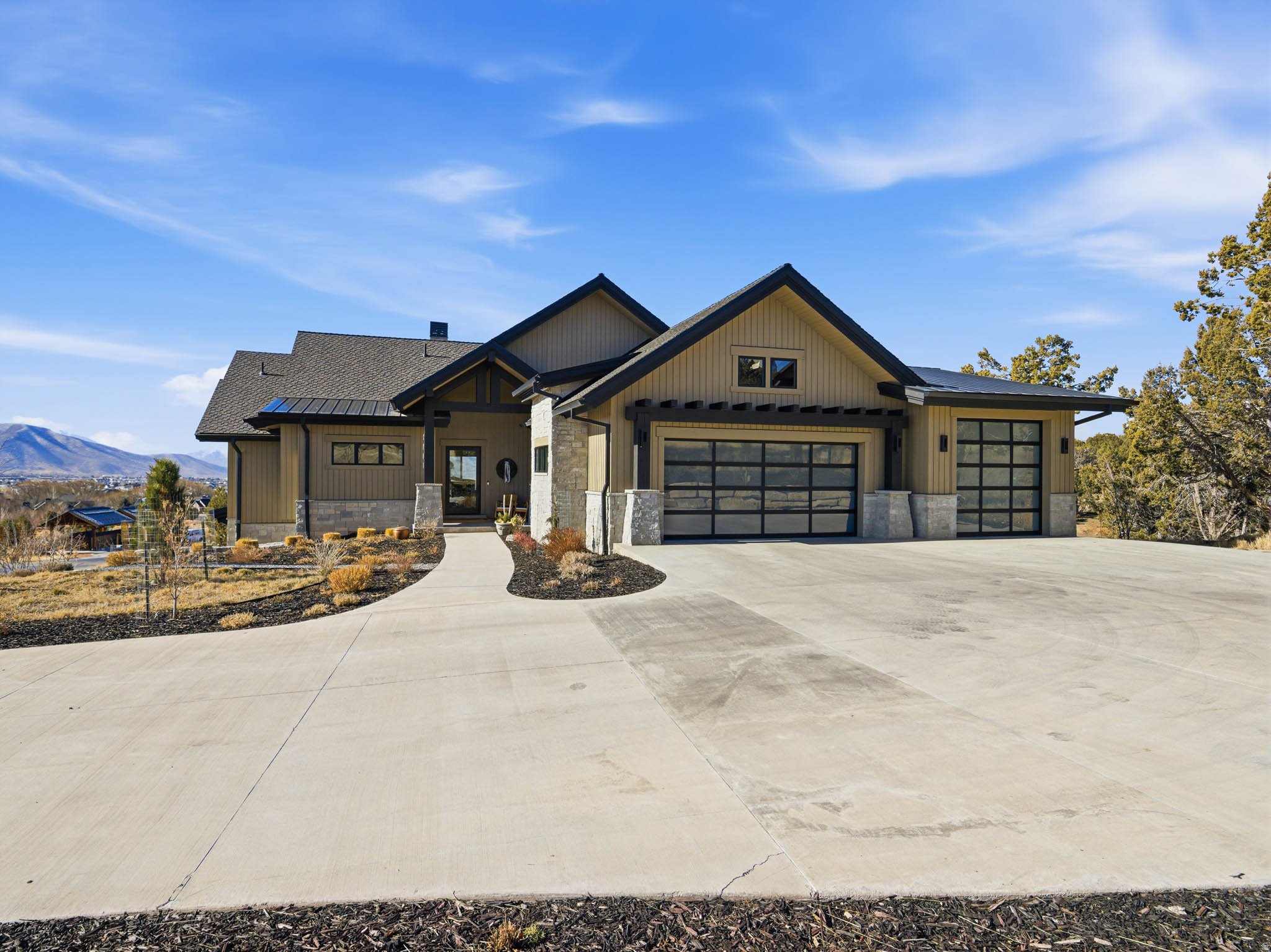 RED LEDGES - Residential