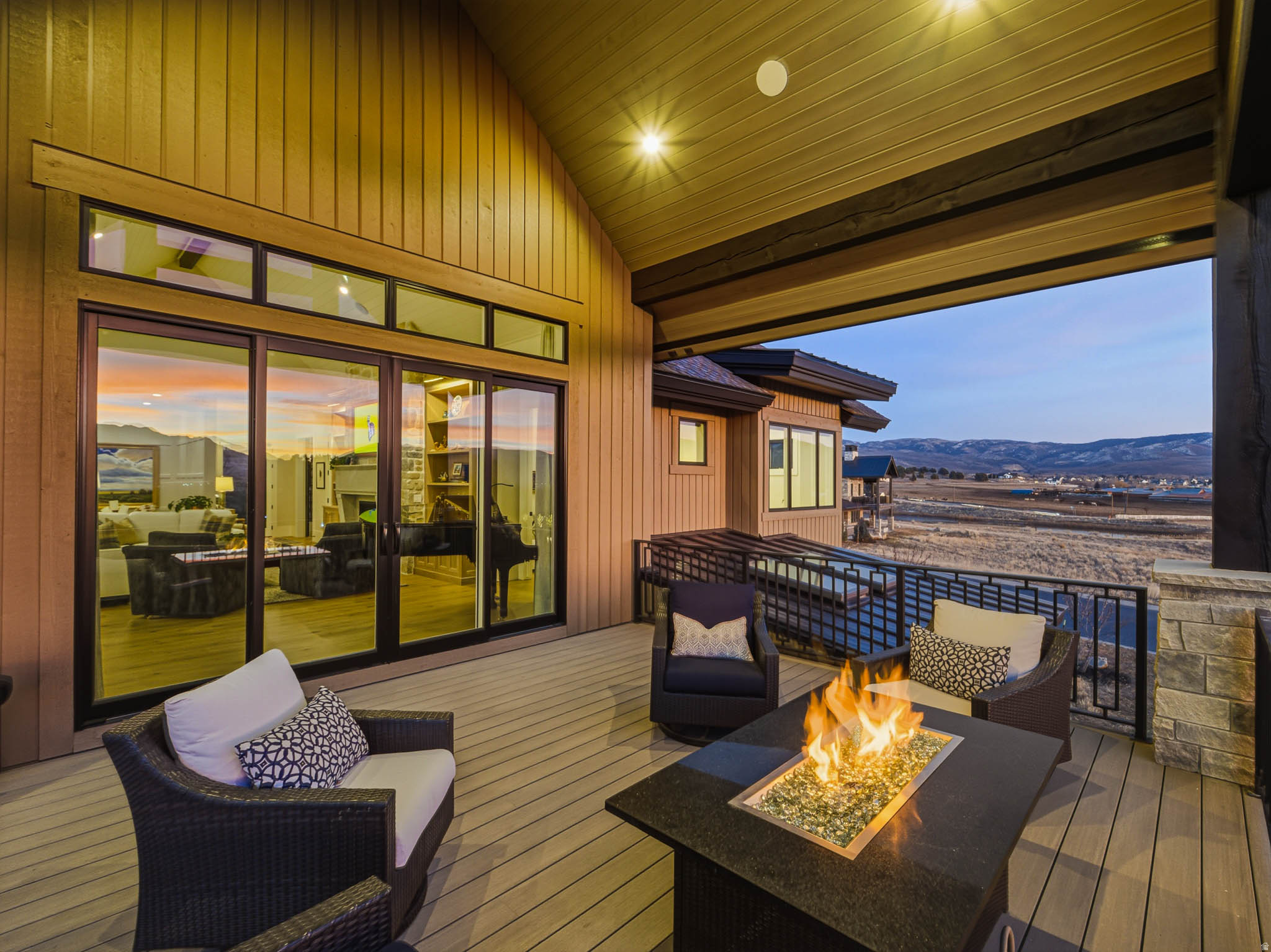 RED LEDGES - Residential