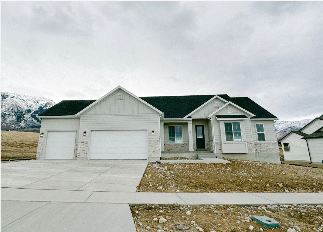 Contact agent for more details. Buyer/Buyer's agent to verify information.