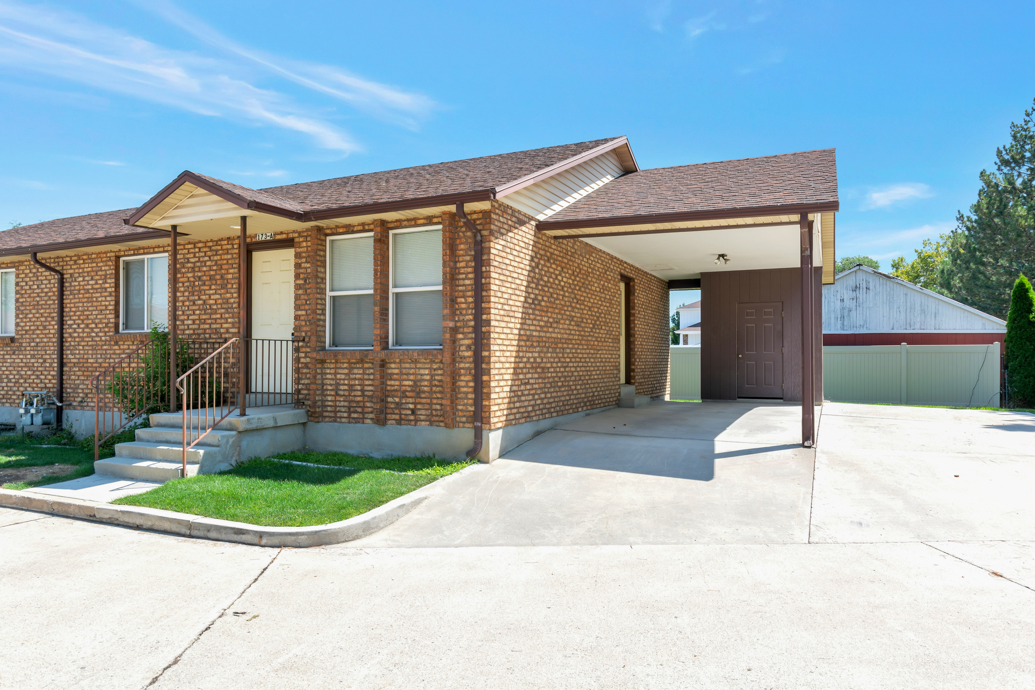 LLOYD - Residential