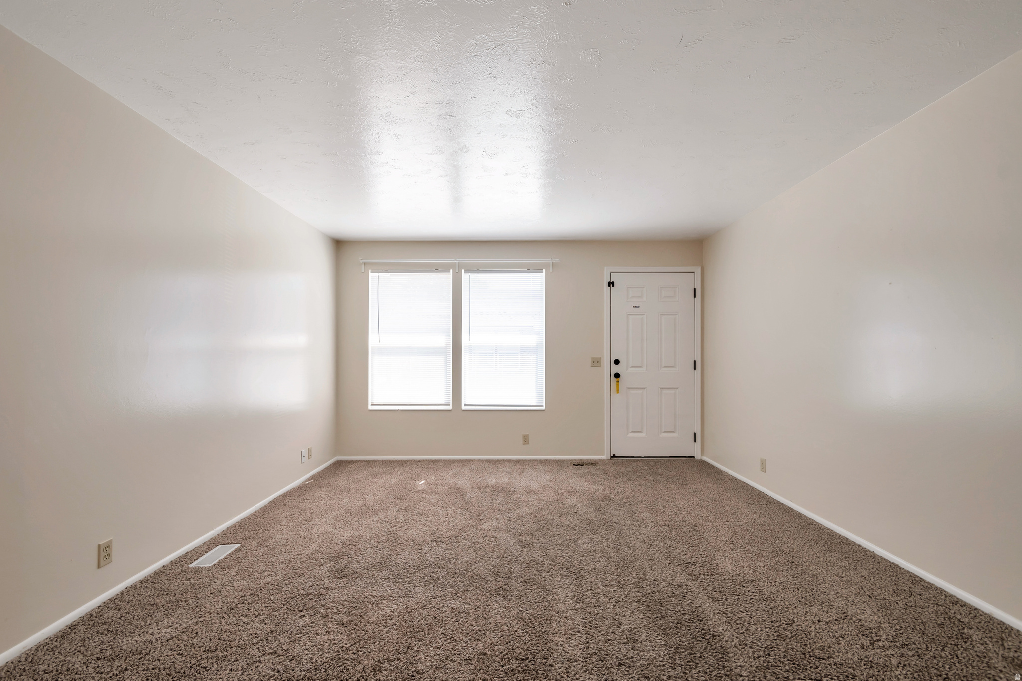 LLOYD - Residential
