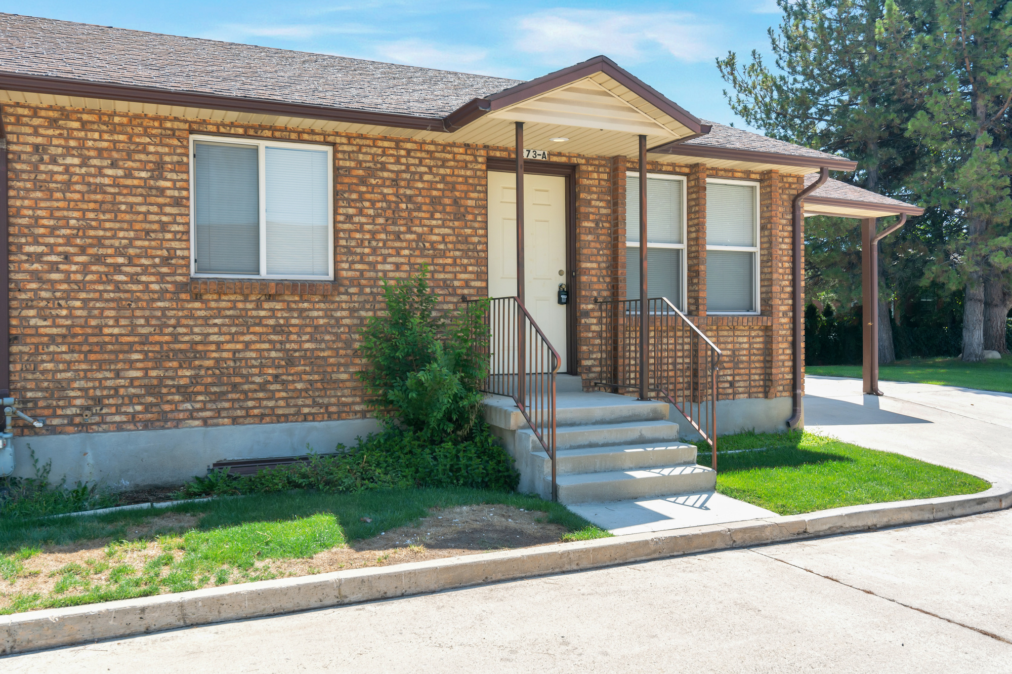 LLOYD - Residential