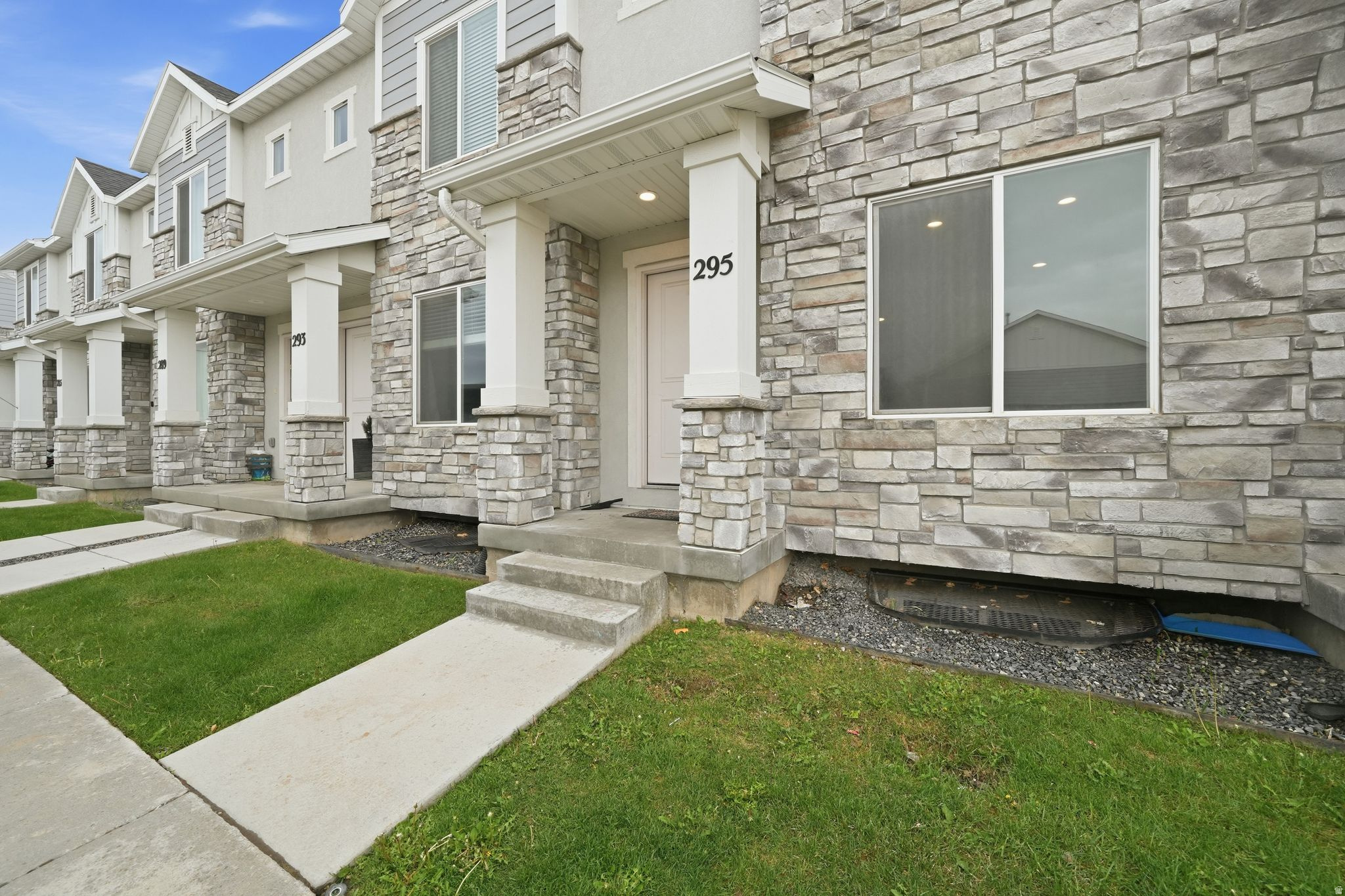 Beautiful newer townhome featuring 2 bedrooms, 1 full bathroom, and 1 half bath with an open and functional layout. Bright kitchen with white cabinetry, granite countertops, stainless steel appliances, and plenty of natural light throughout. Spacious bedrooms, large walk-in closet, upstairs laundry, and an unfinished basement offering room to grow or extra storage. Conveniently located near shopping, dining, parks, and freeway access with stunning mountain views. Buyer/Broker to verify all to buyer's own satisfaction. (not FHA approved).