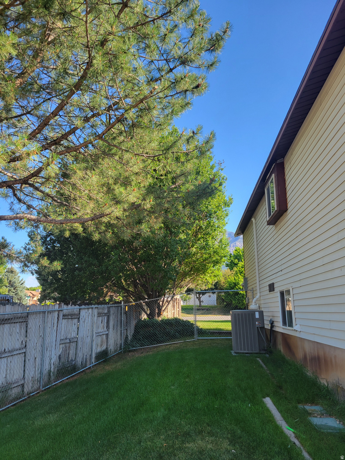 WILLOWBROOK - Residential