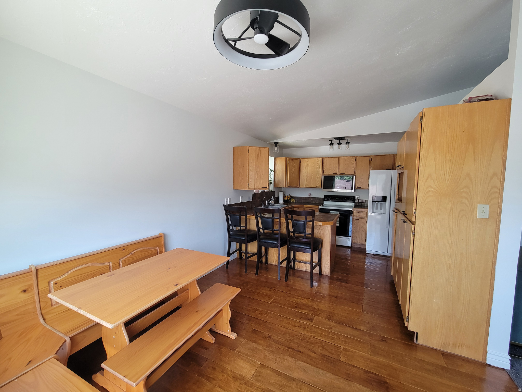 WILLOWBROOK - Residential