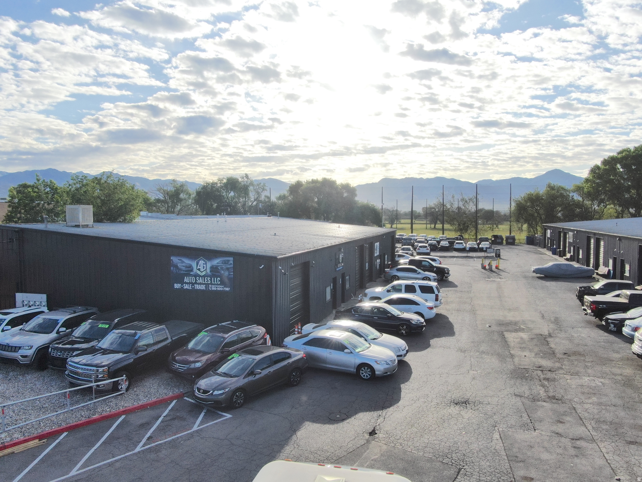 Small bay industrial investment opportunity. Stabilized with 100% occupancy, NNN leases and recent updates. Offered at a compelling 7% CAP rate. 19 units, 14 tenants, all grade level doors. Fantastic location on Redwood Road near freeway access. Owner/Agent