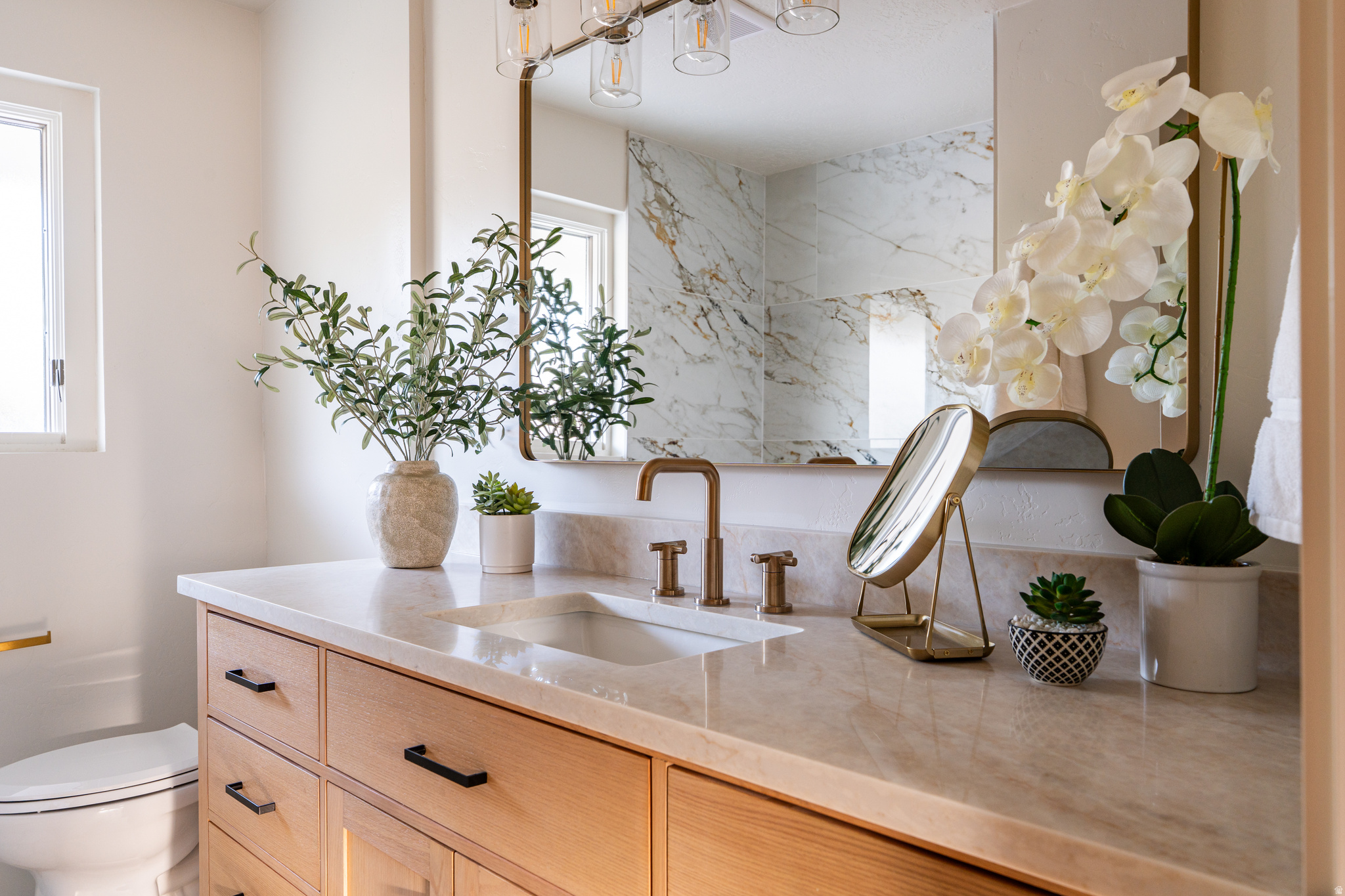 BEVERLY HEIGHTS - Residential