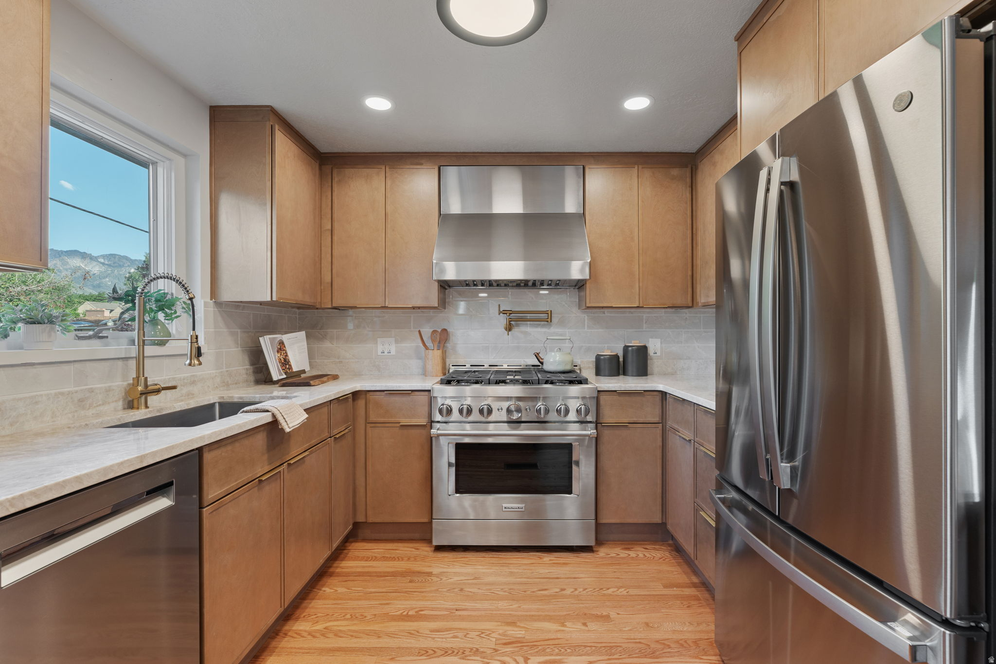 BEVERLY HEIGHTS - Residential