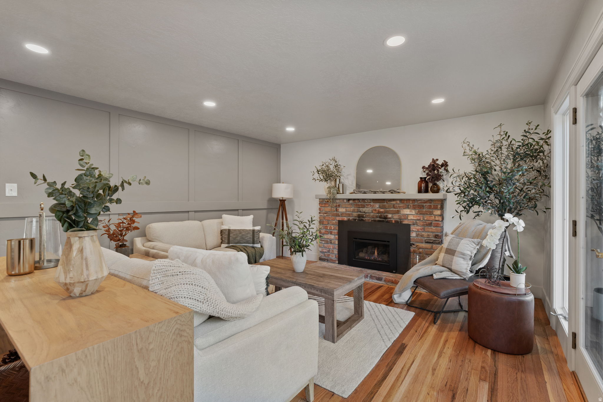 BEVERLY HEIGHTS - Residential