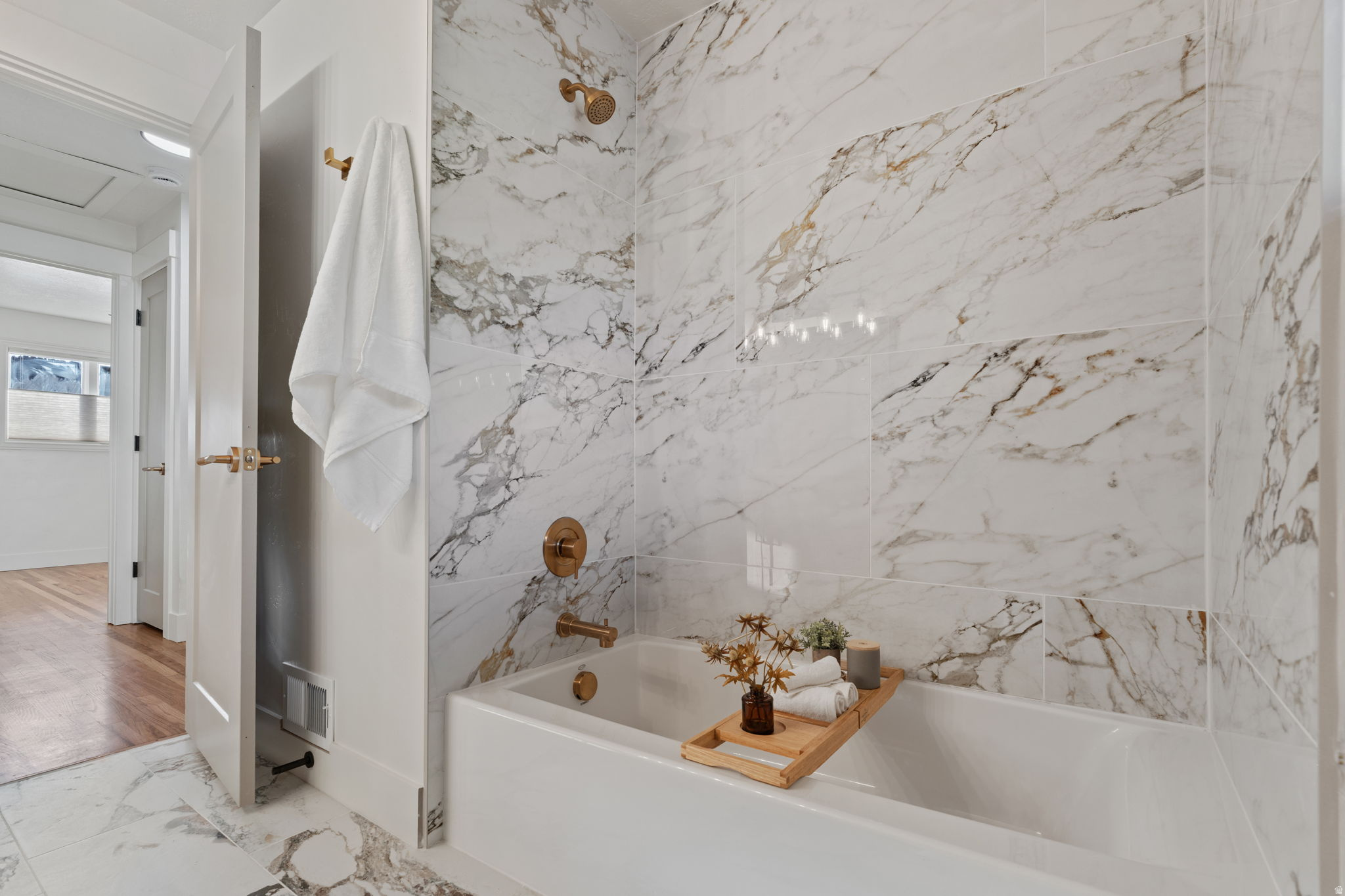 BEVERLY HEIGHTS - Residential