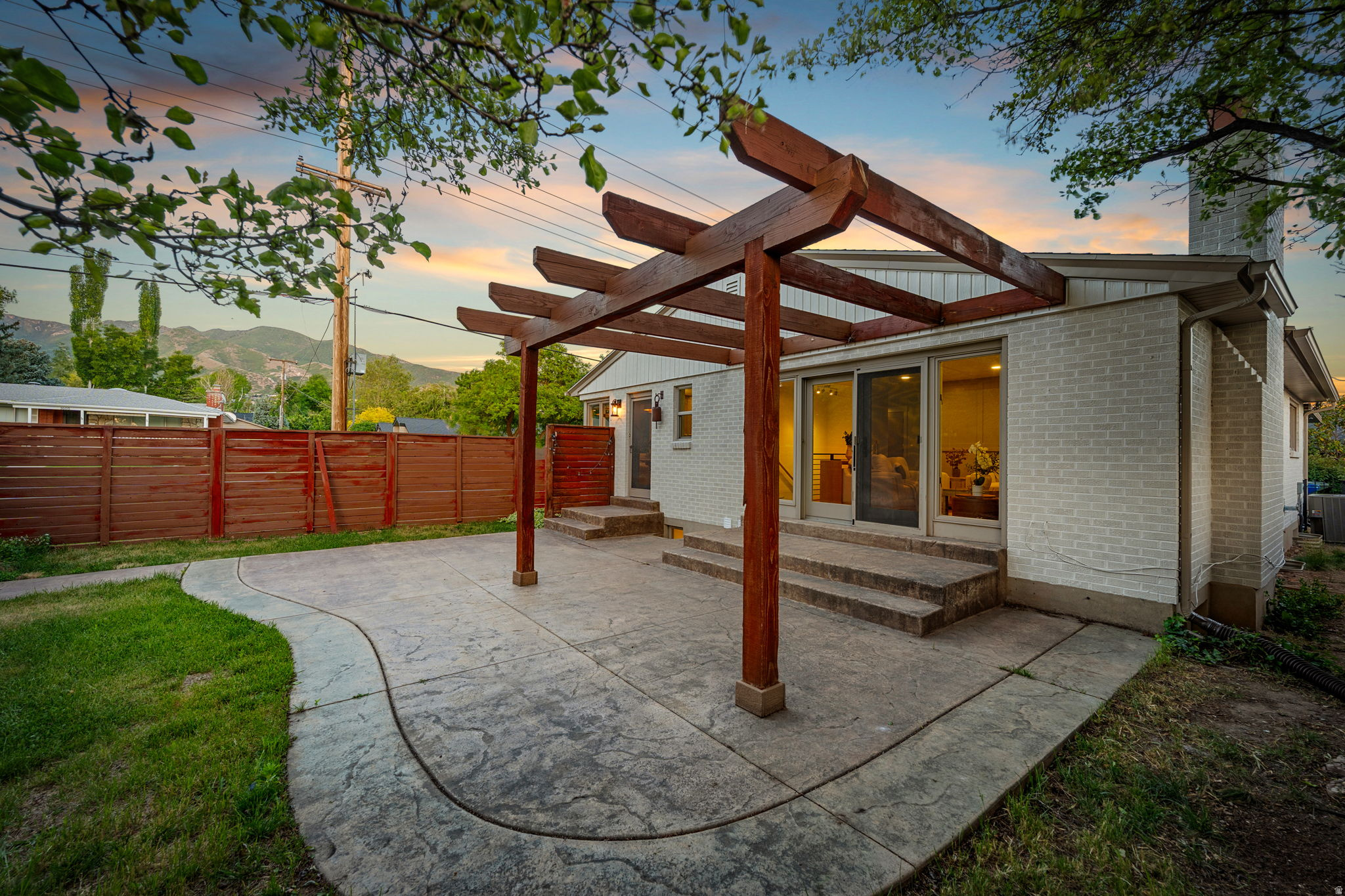 BEVERLY HEIGHTS - Residential