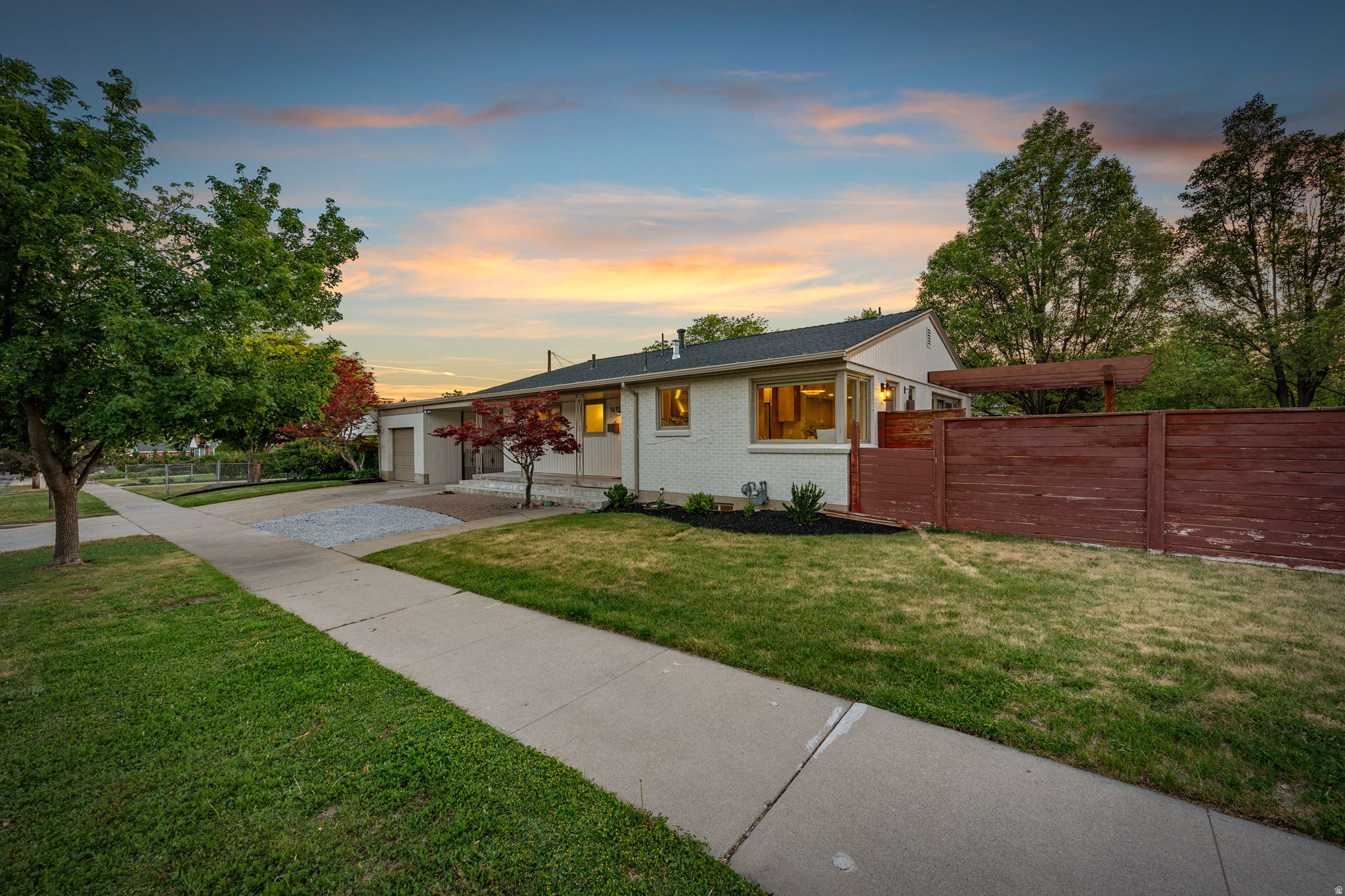 BEVERLY HEIGHTS - Residential