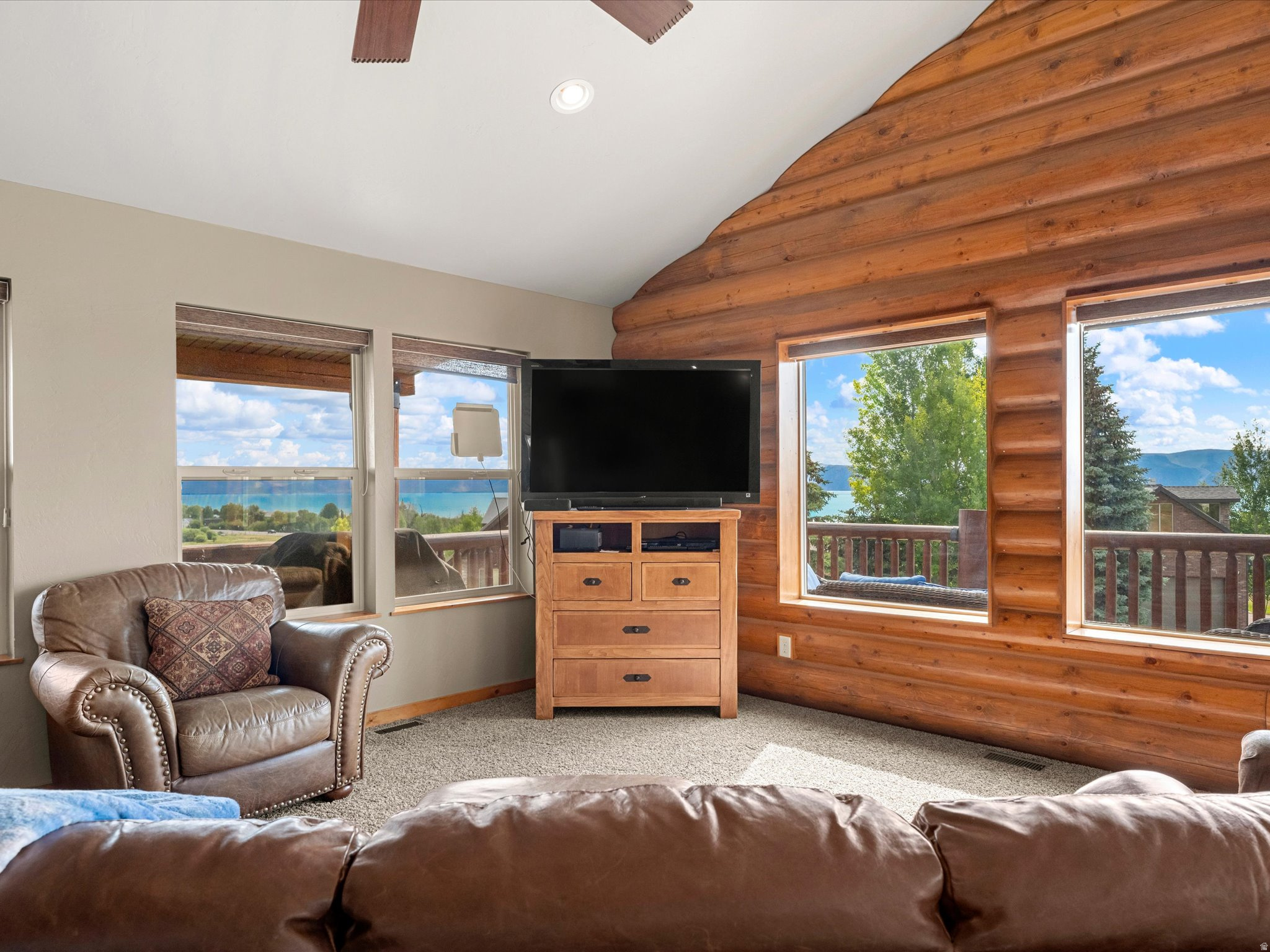SNOW MEADOWS - Residential