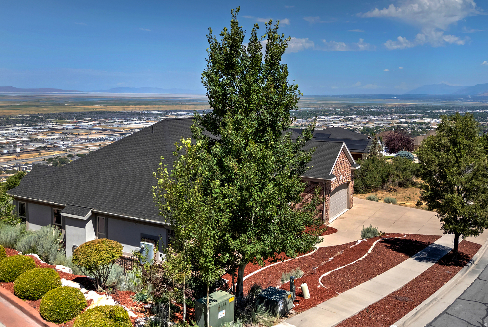 EAGLEPOINTE ESTATES - Residential