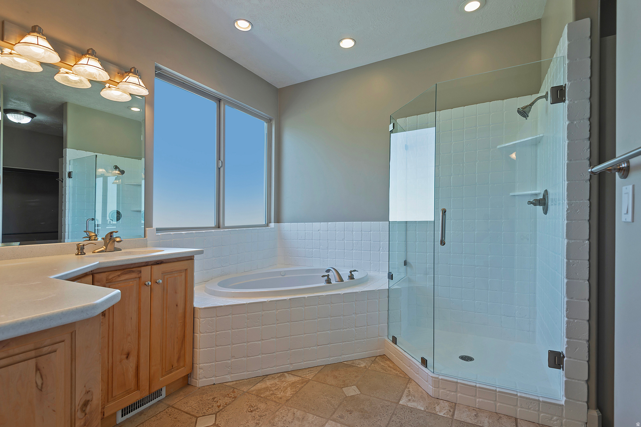 EAGLEPOINTE ESTATES - Residential
