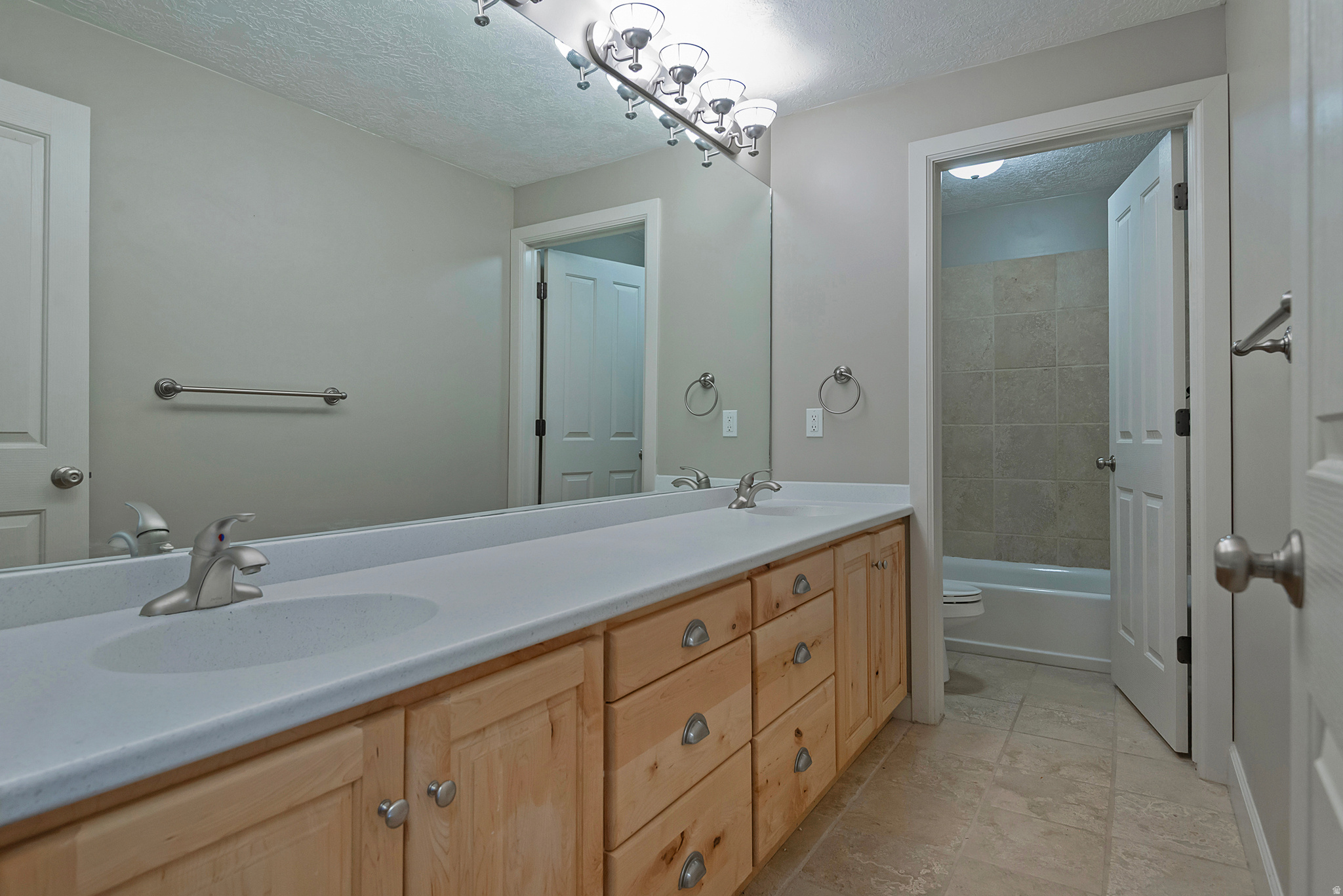 EAGLEPOINTE ESTATES - Residential