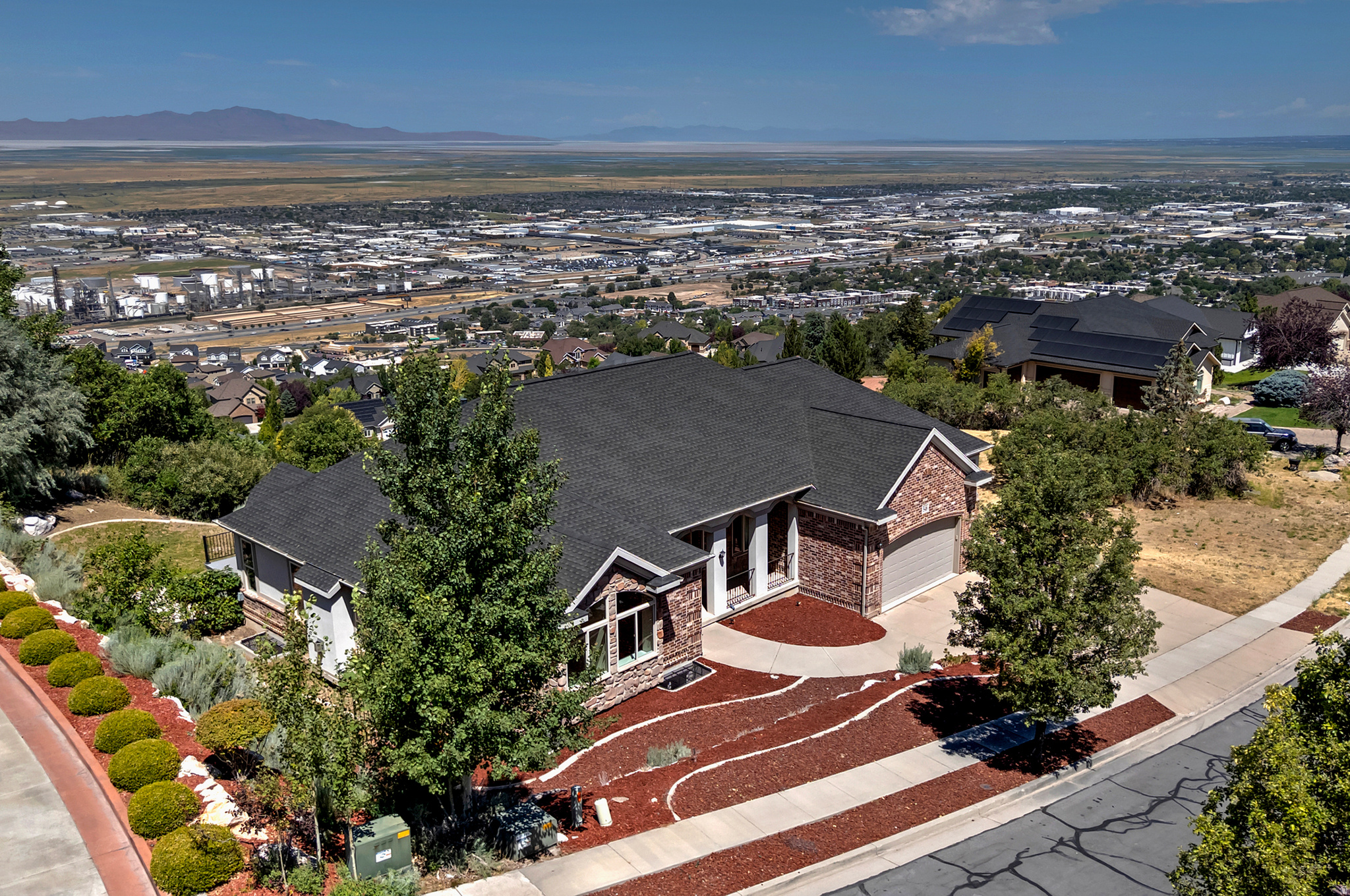 EAGLEPOINTE ESTATES - Residential