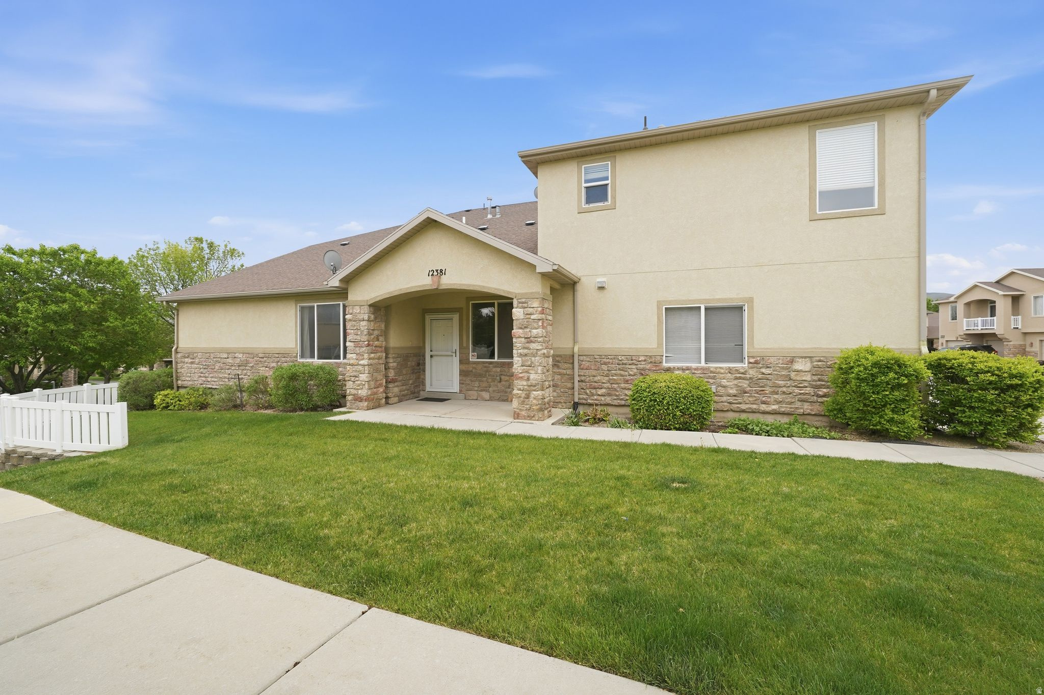 Perfect little 2 bed 1 bath single level living townhome near everything in Herriman. This is an end unit, with no other doors sharing access on the same side of the building. Newer flooring, and otherwise well-maintained original finishes. New shower/surround recently upgraded in bathroom. Guest parking for the building is very close by. Amenities include a clubhouse, community pool, walking trails, etc.   Square footage figures are provided as a courtesy estimate only and were obtained from tax records .  Buyer is advised to obtain an independent measurement.