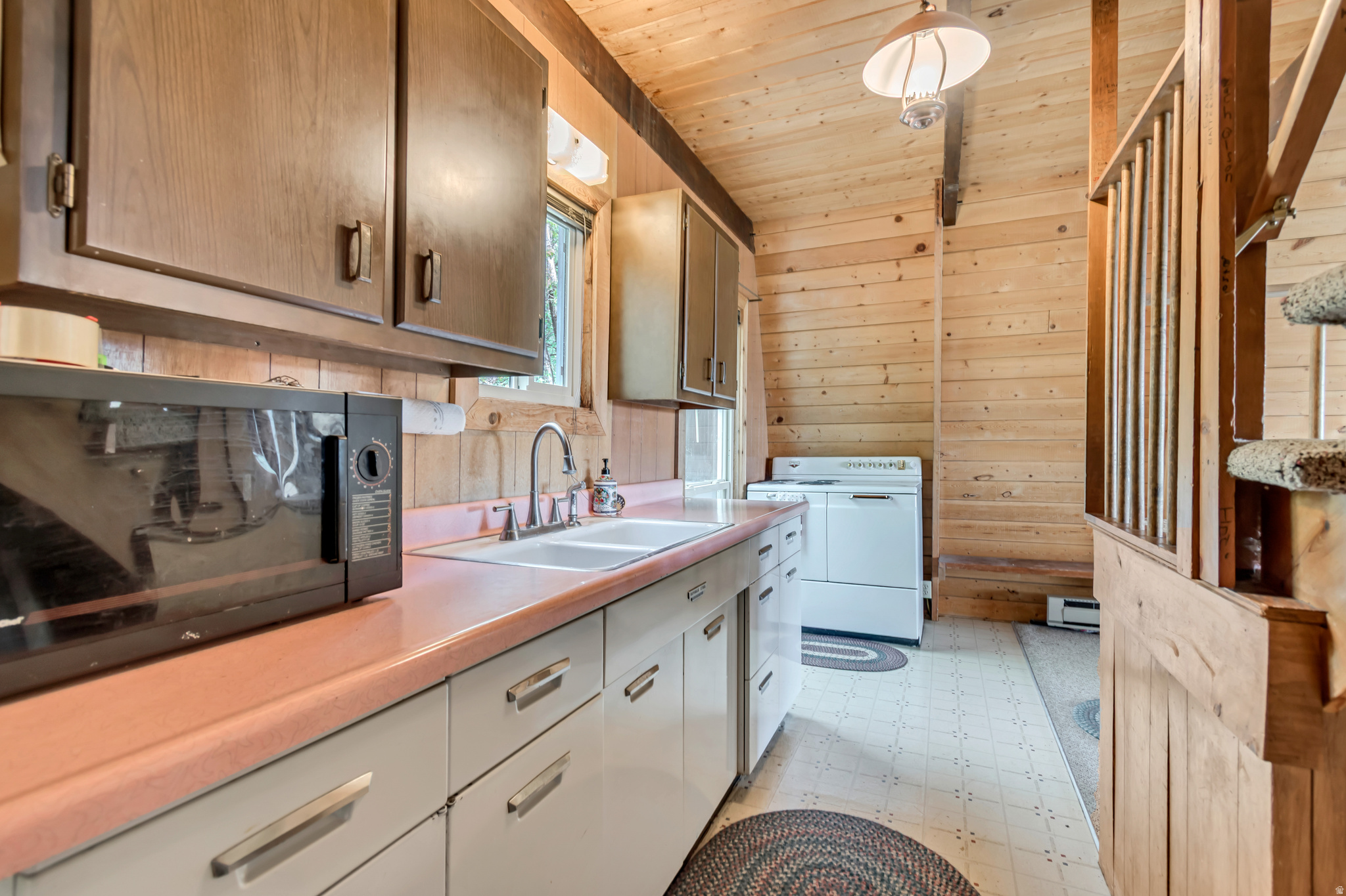 SWISS MOUNTAIN ESTATES - Residential