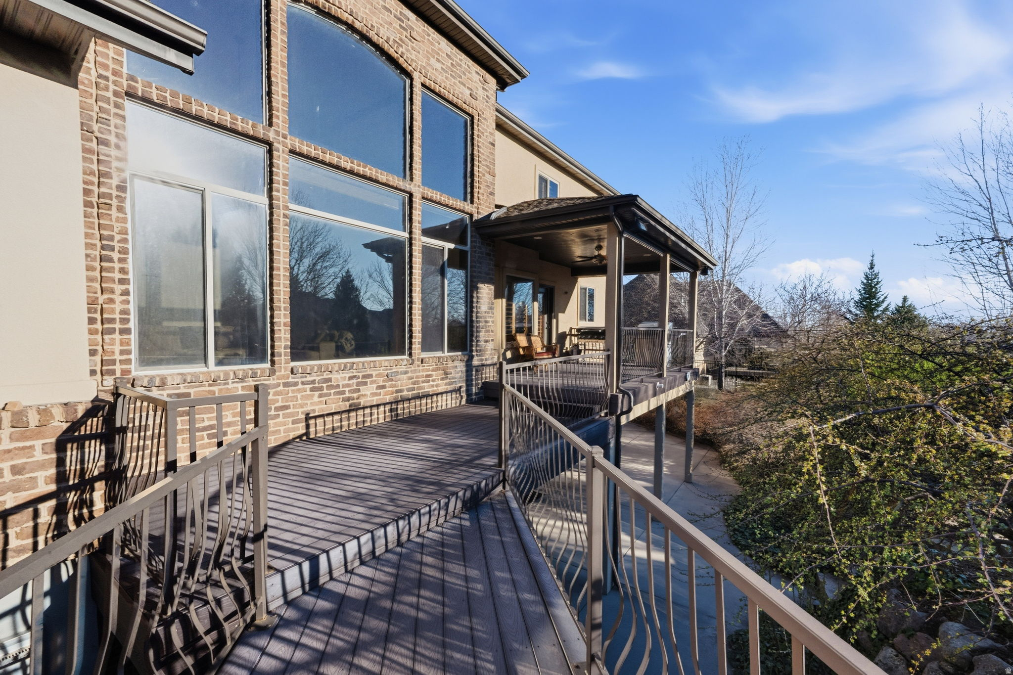 TWIN BRIDGES - Residential