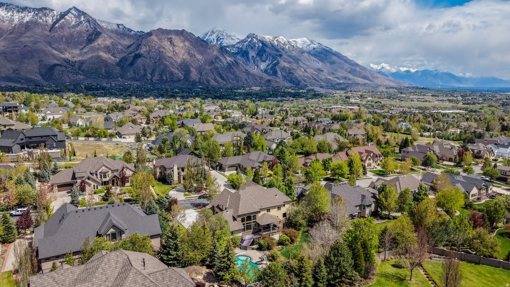 TWIN BRIDGES - Residential