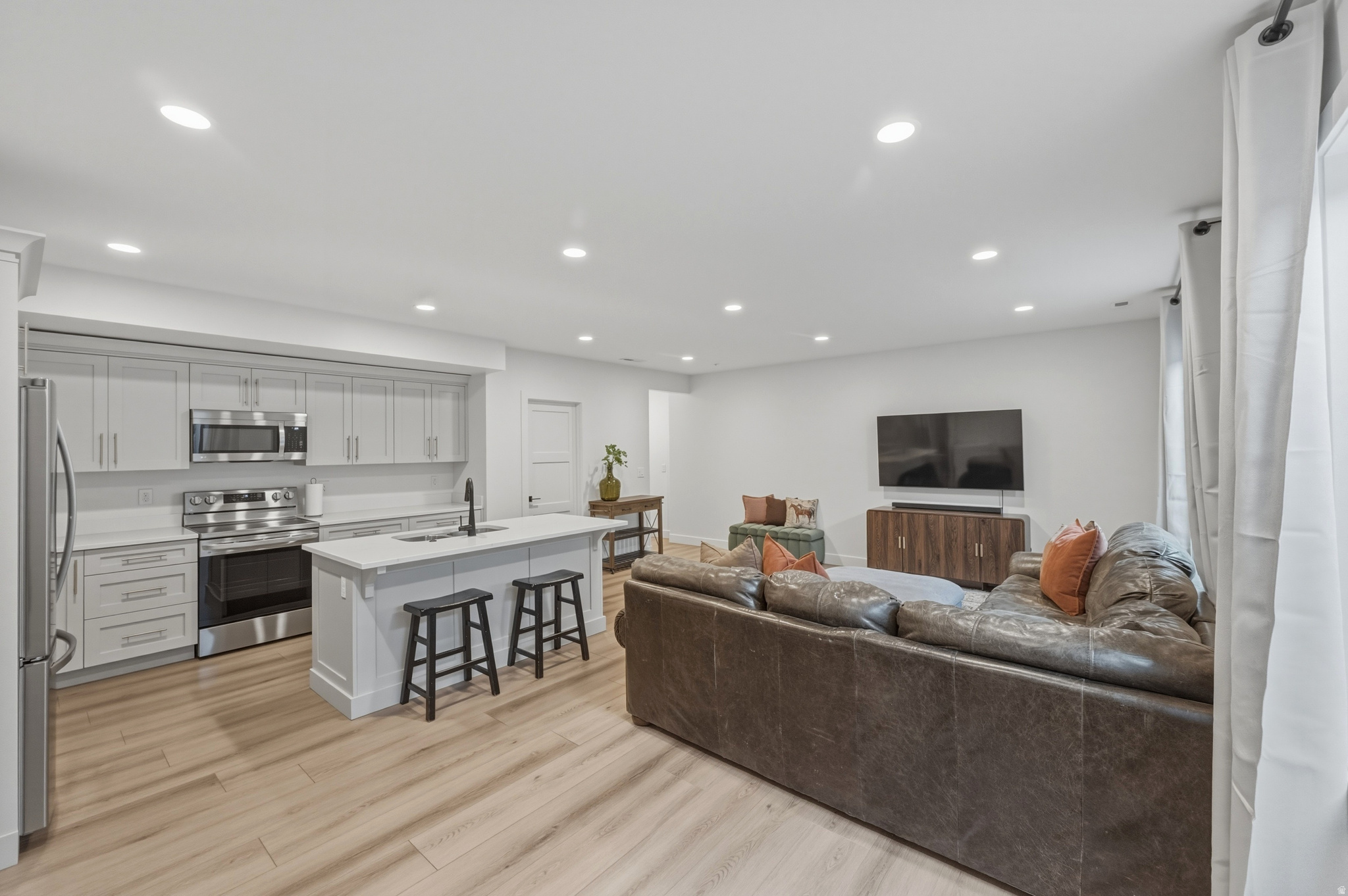 MEADOWS - Residential