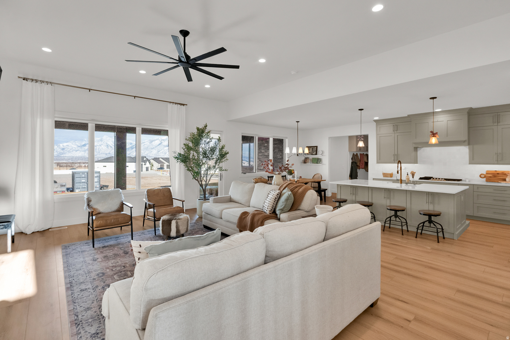 MEADOWS - Residential