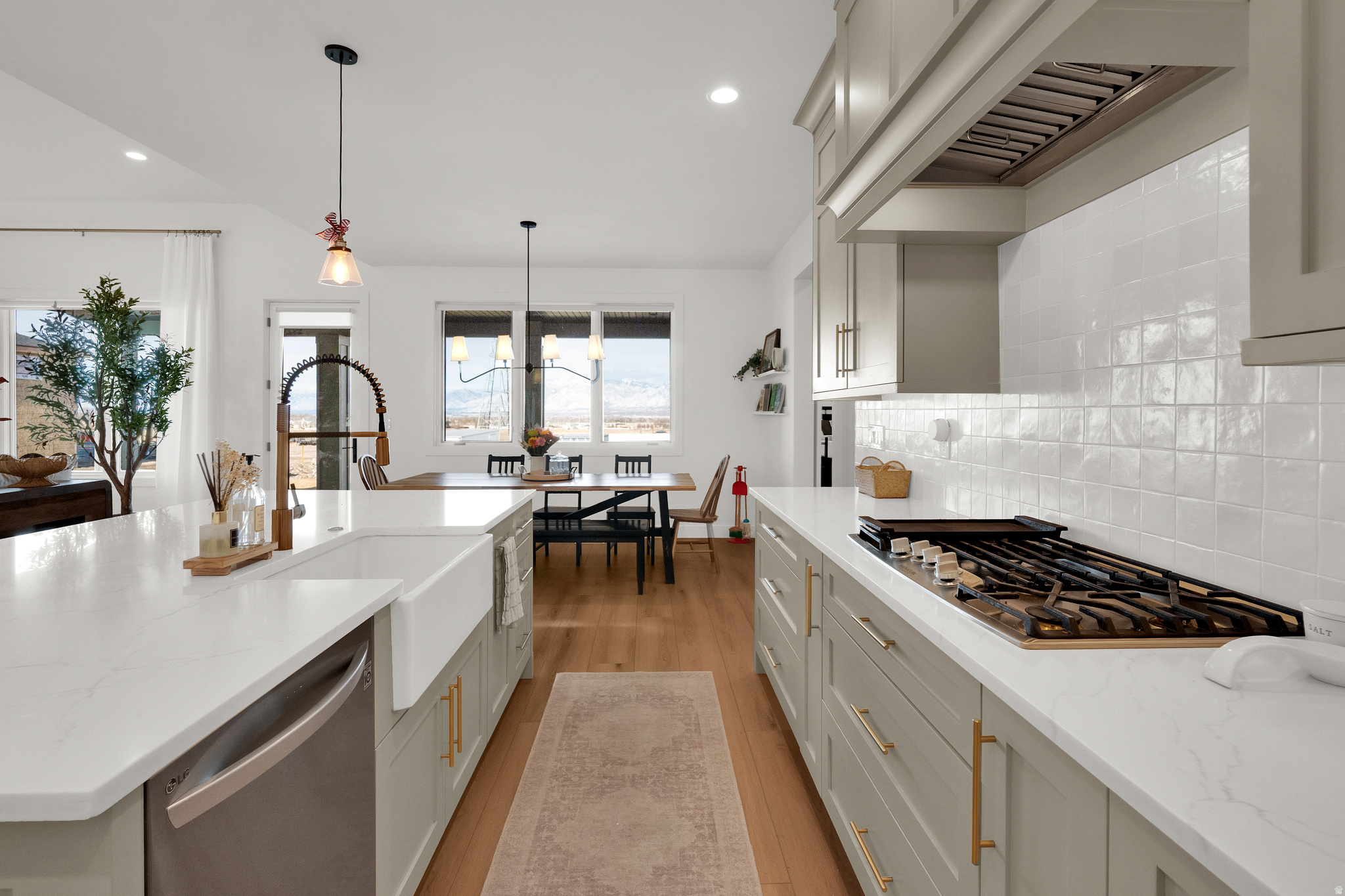 MEADOWS - Residential