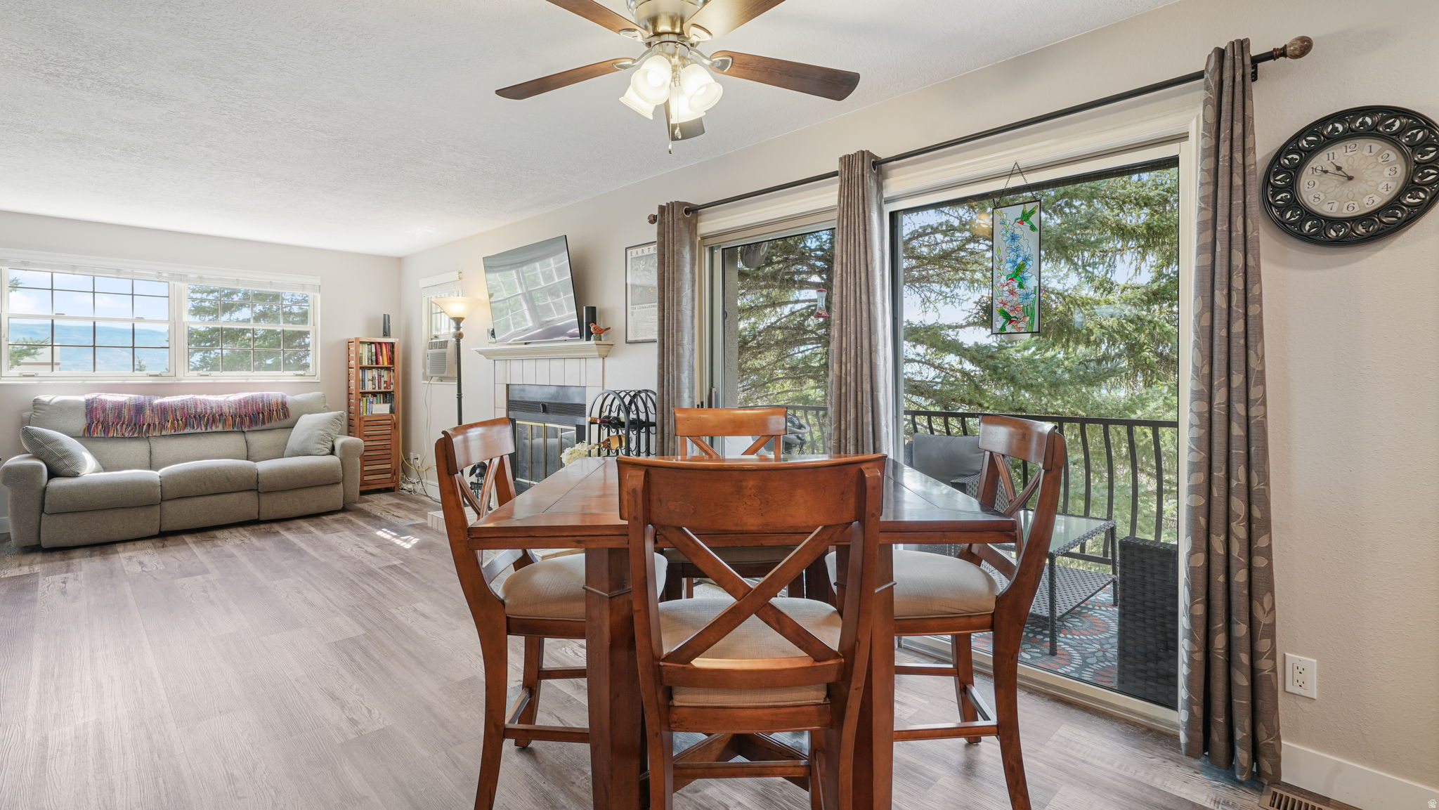 SWISS OAKS CONDOMINIUMS - Residential