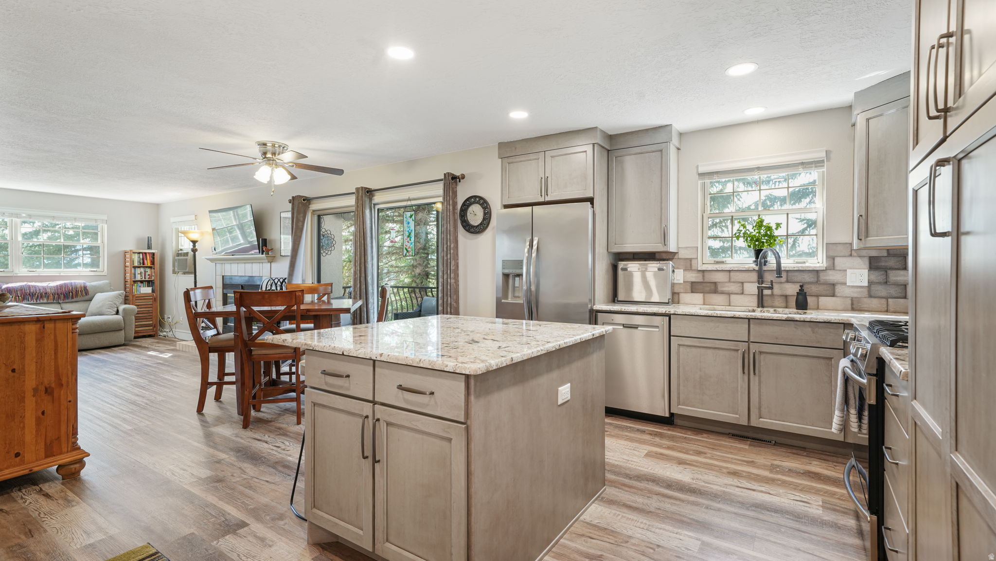 SWISS OAKS CONDOMINIUMS - Residential