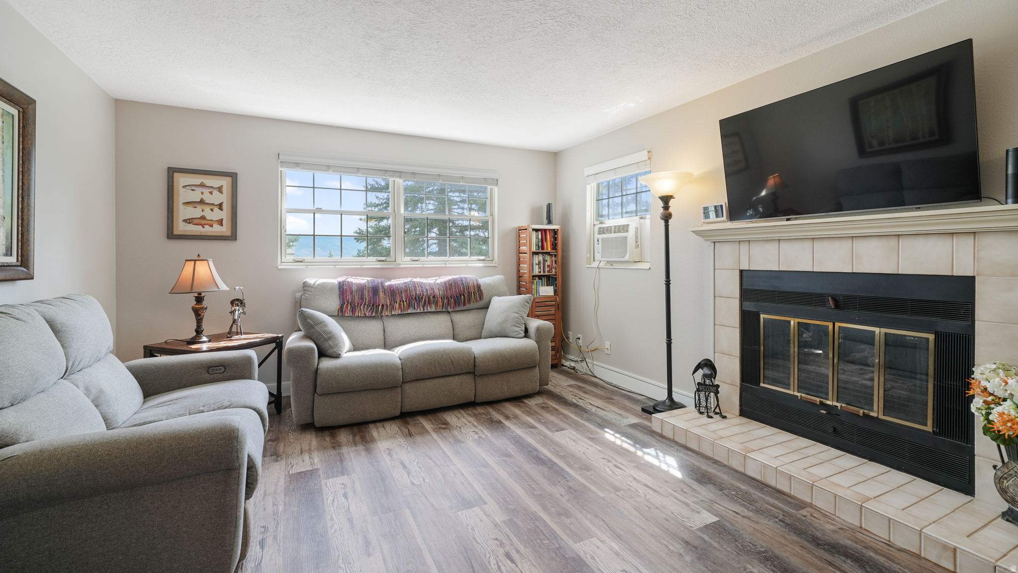 SWISS OAKS CONDOMINIUMS - Residential