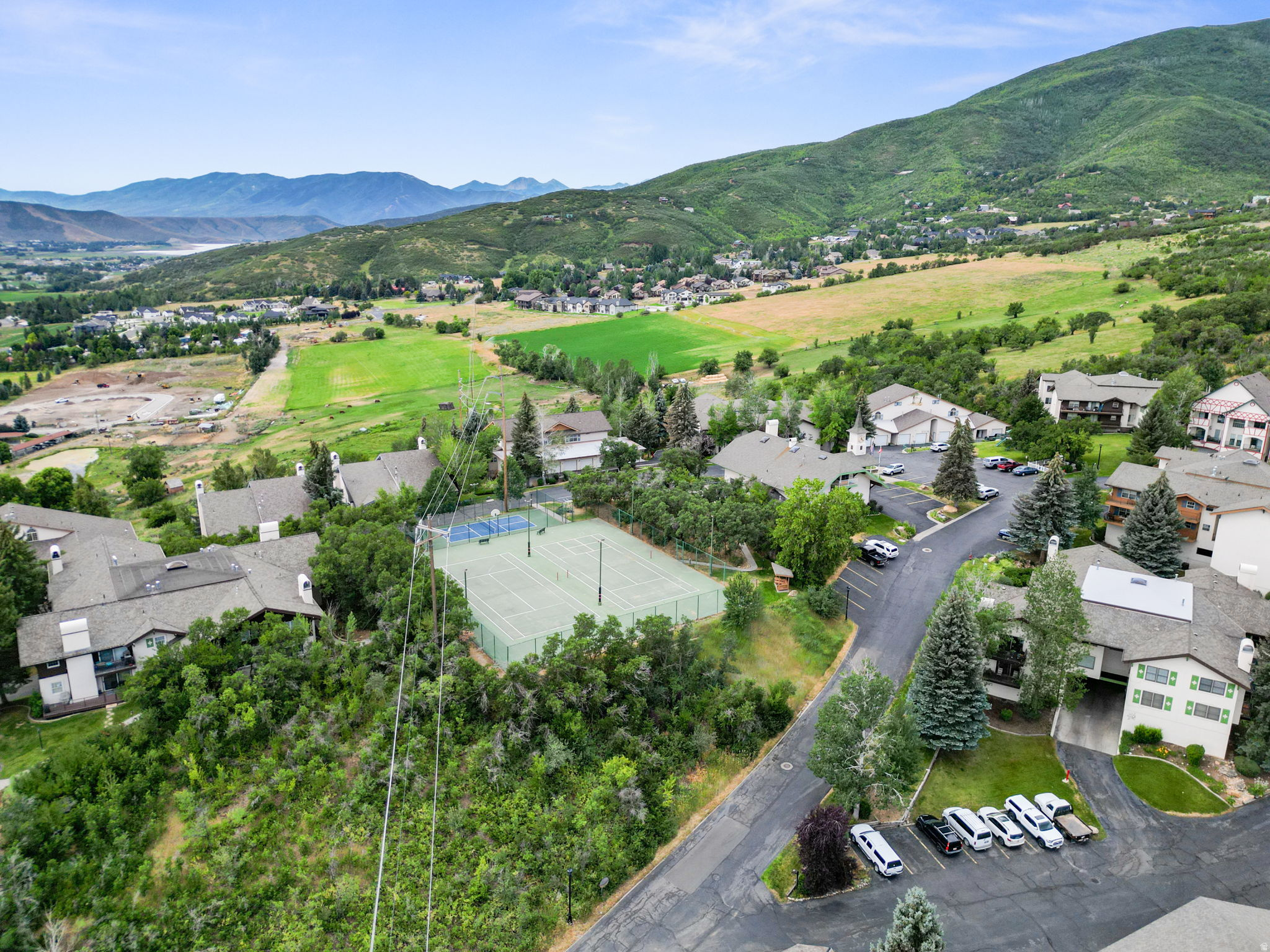 SWISS OAKS CONDOMINIUMS - Residential