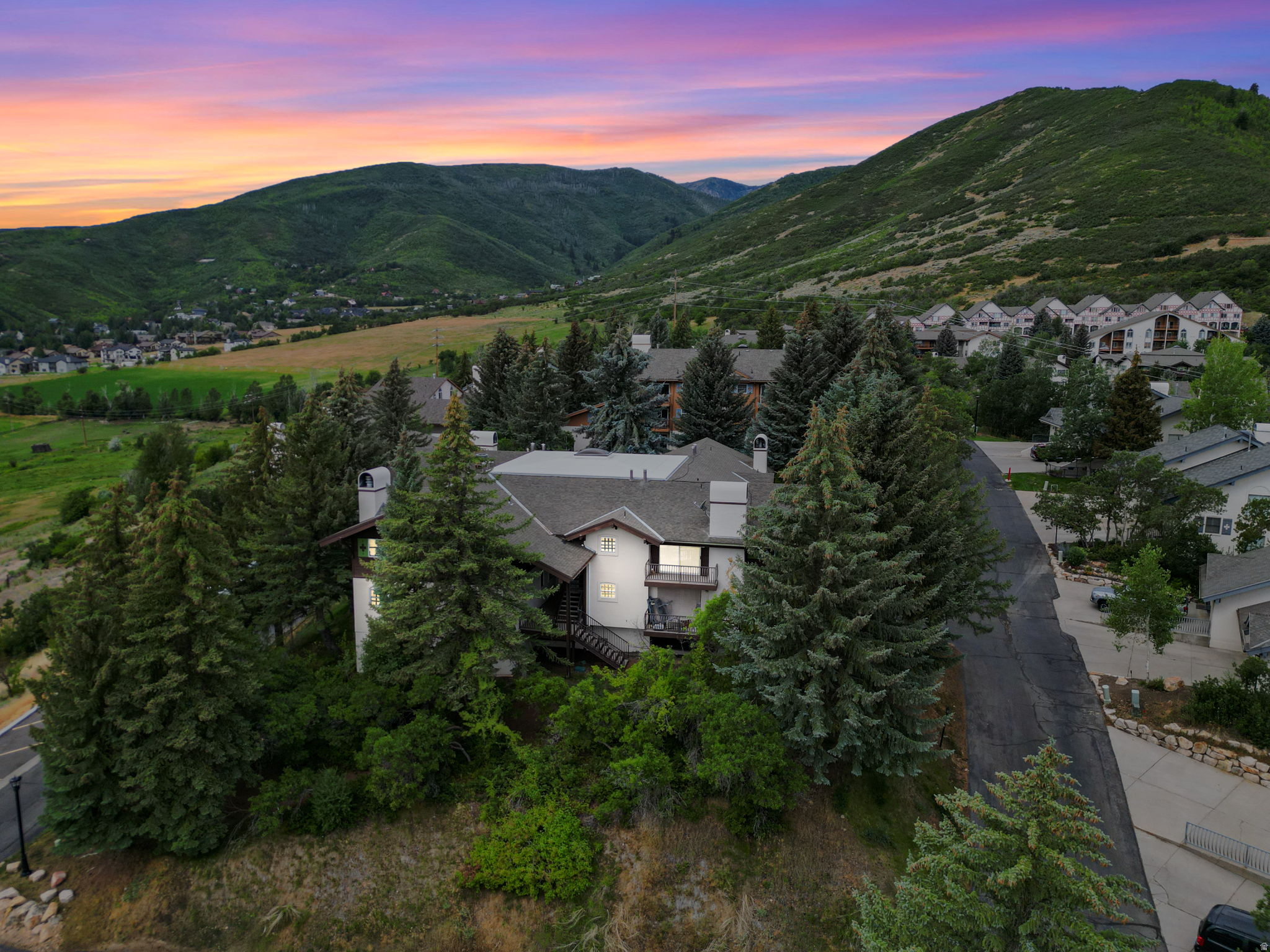 SWISS OAKS CONDOMINIUMS - Residential