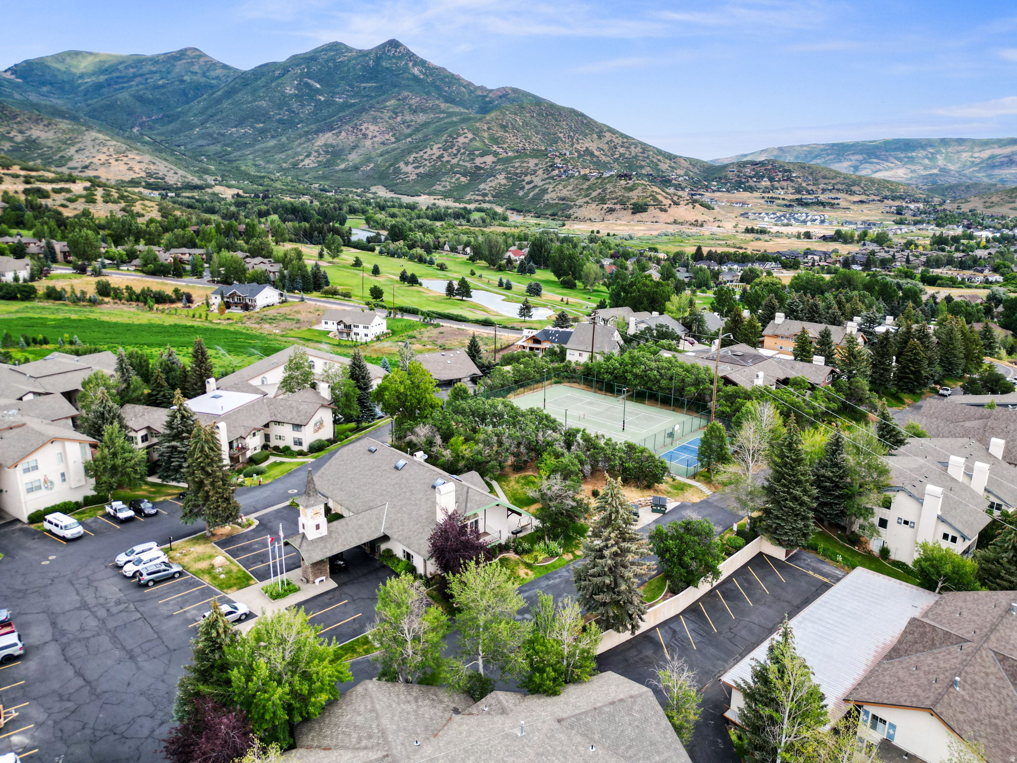 SWISS OAKS CONDOMINIUMS - Residential