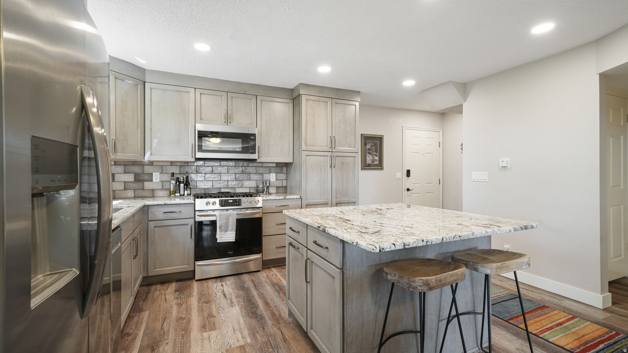 SWISS OAKS CONDOMINIUMS - Residential