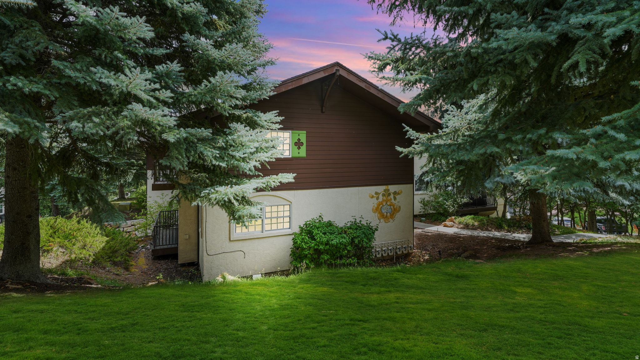 SWISS OAKS CONDOMINIUMS - Residential