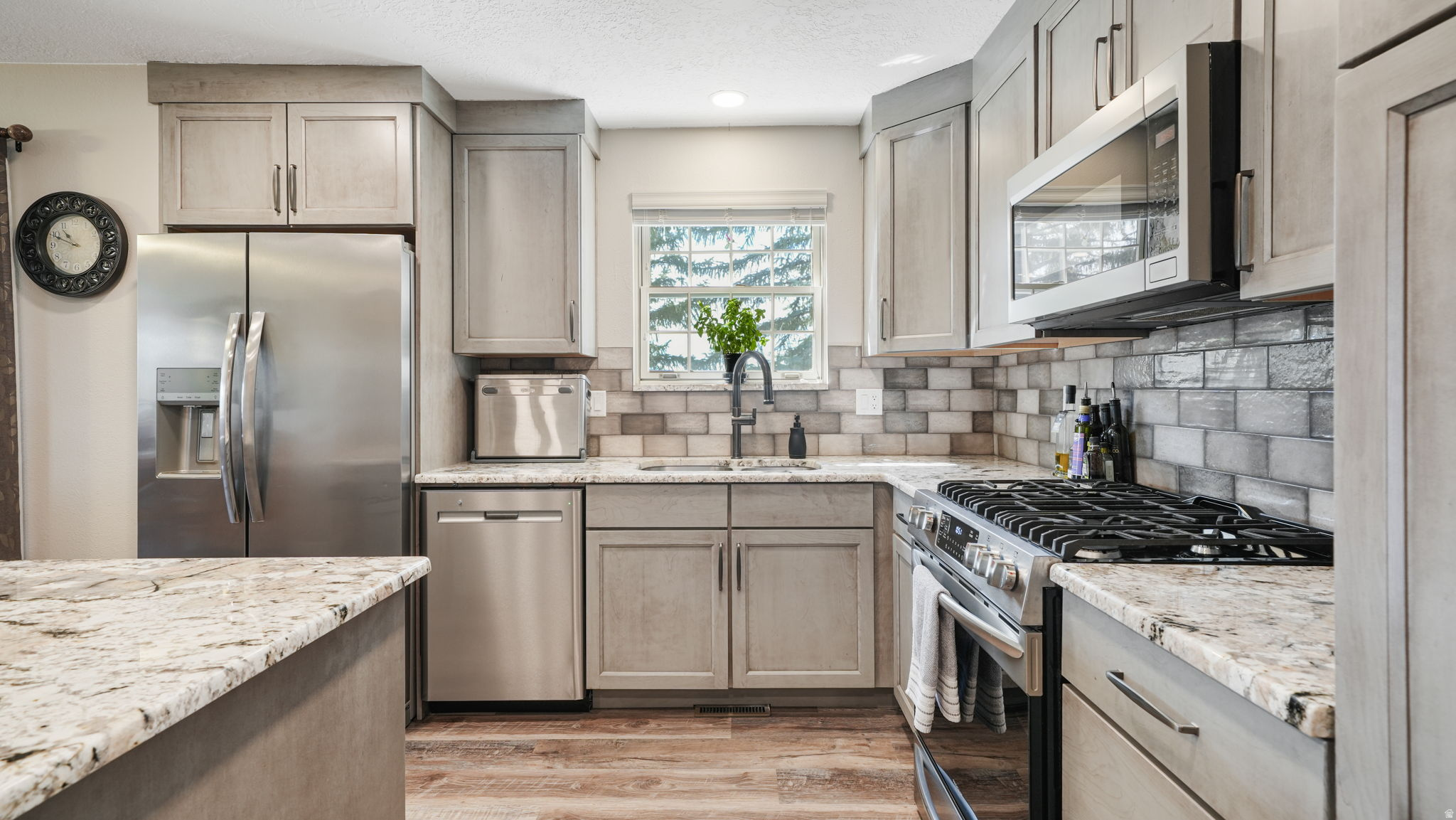SWISS OAKS CONDOMINIUMS - Residential