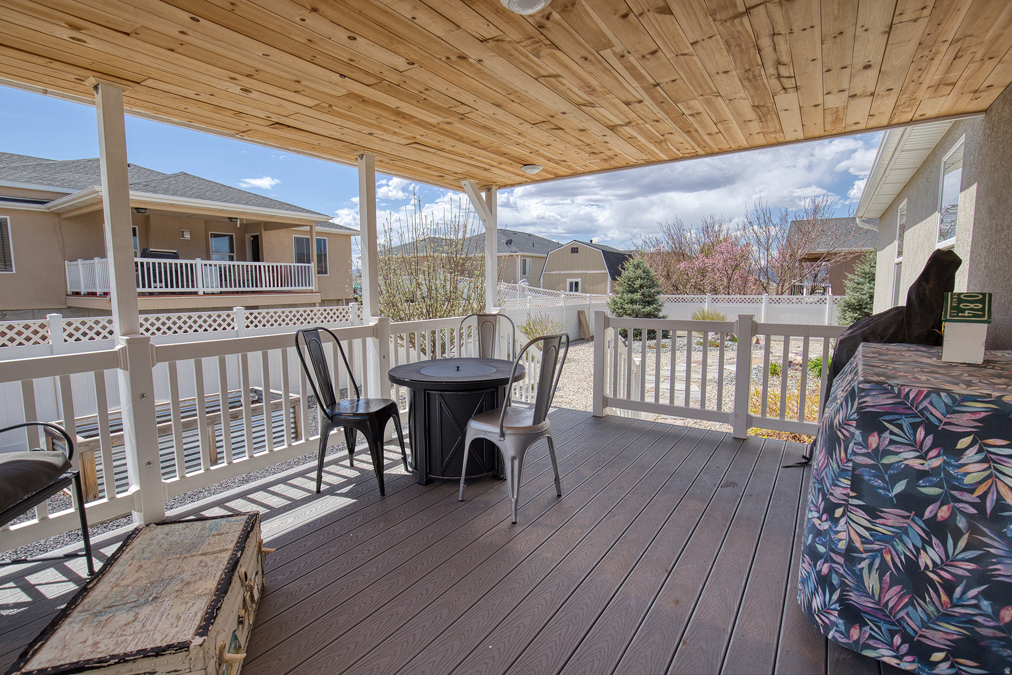 EQUESTRIAN POINTE - Residential