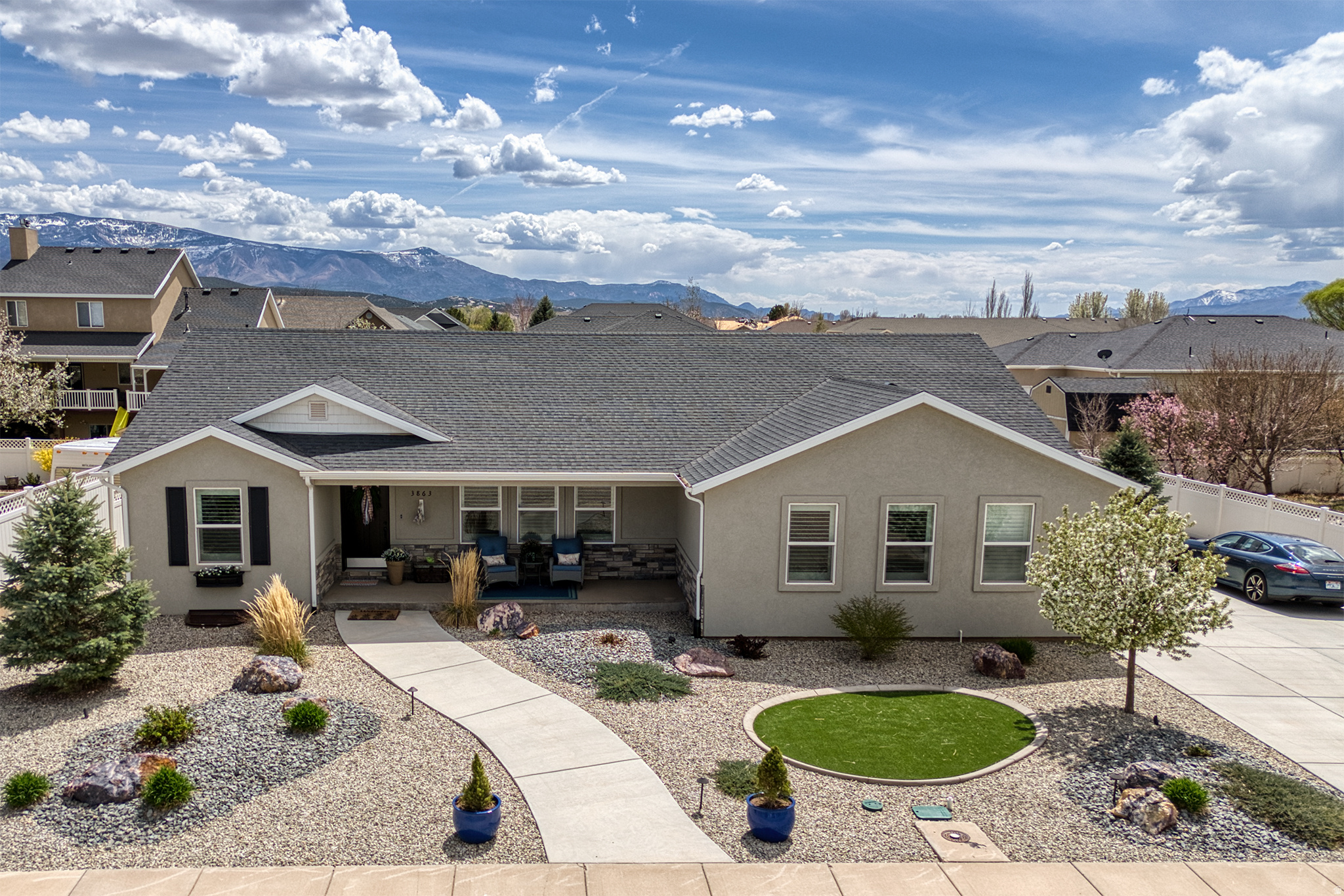 EQUESTRIAN POINTE - Residential