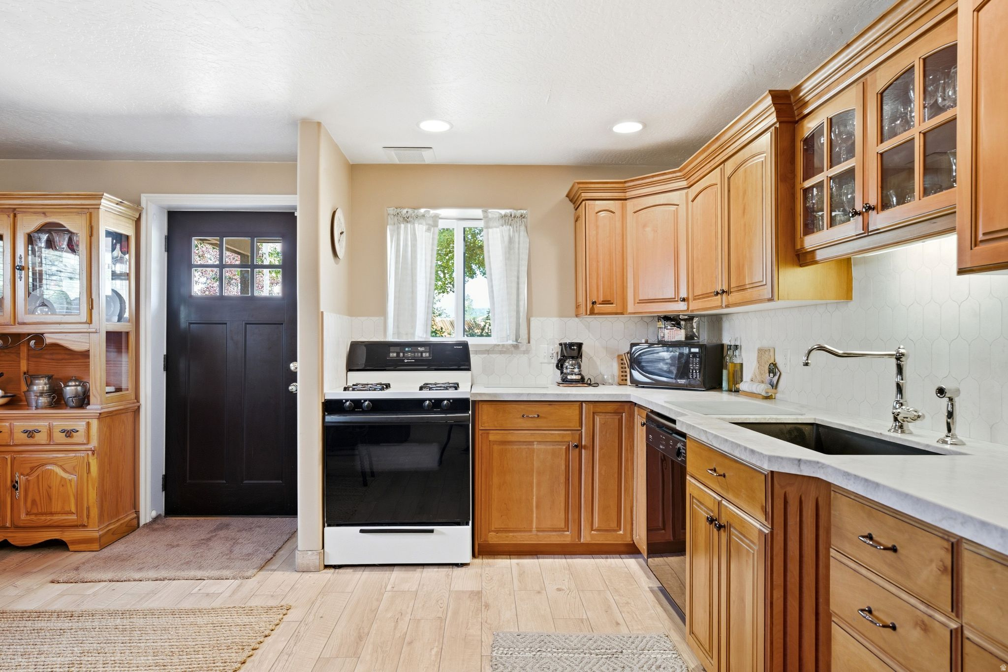 HIGHLAND ESTATES - Commercial Sale