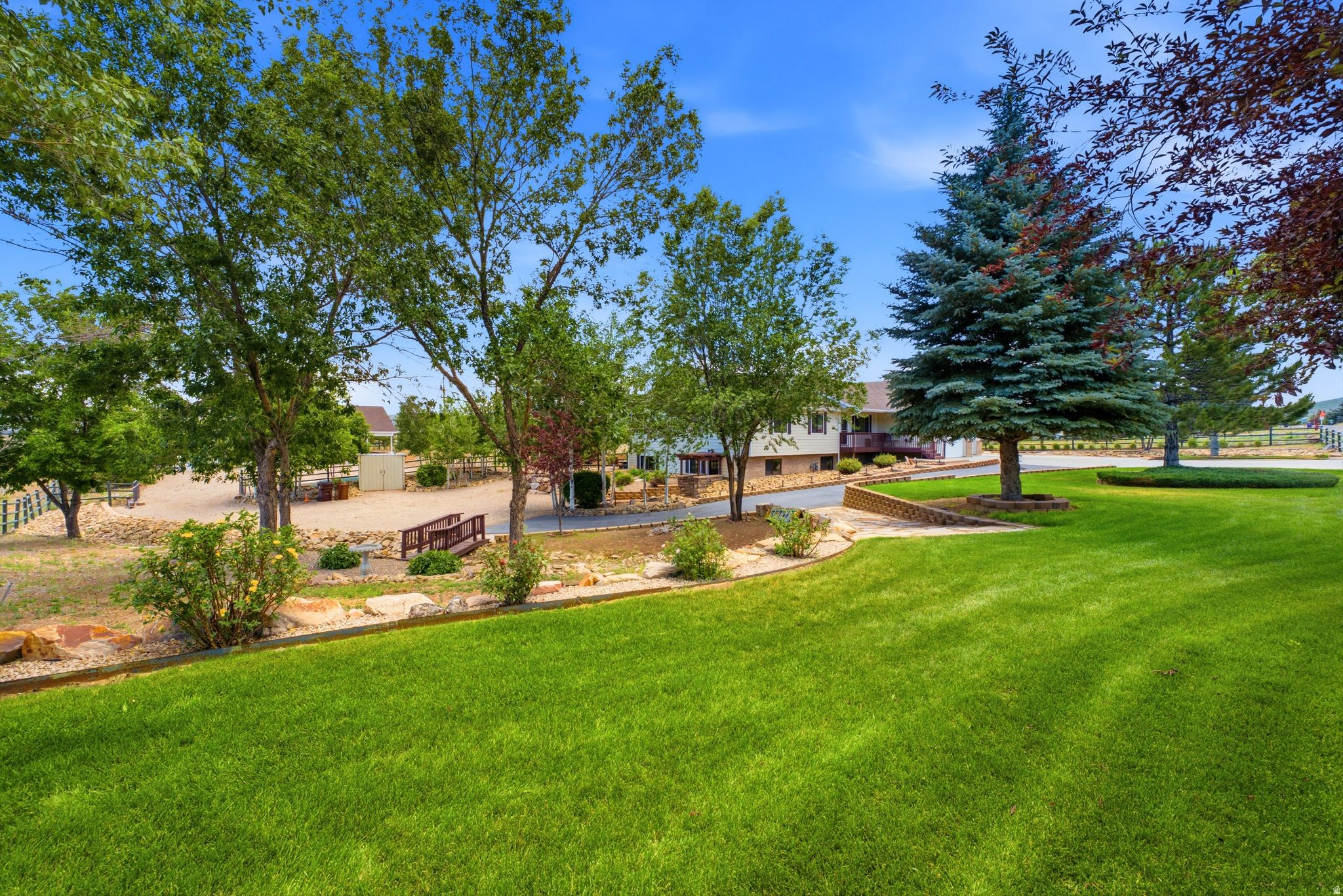 HIGHLAND ESTATES - Commercial Sale