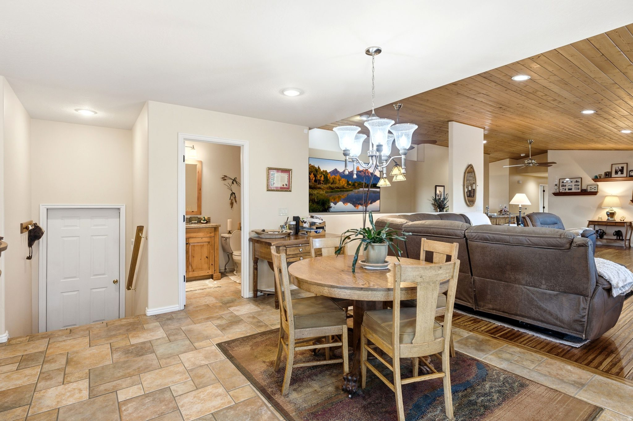 HIGHLAND ESTATES - Commercial Sale