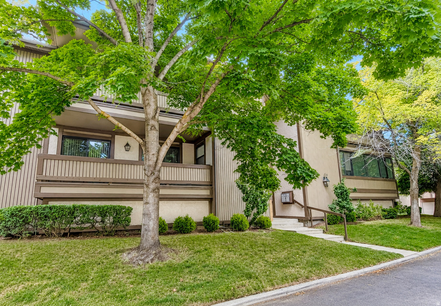 FAIRMEADOWS - Residential