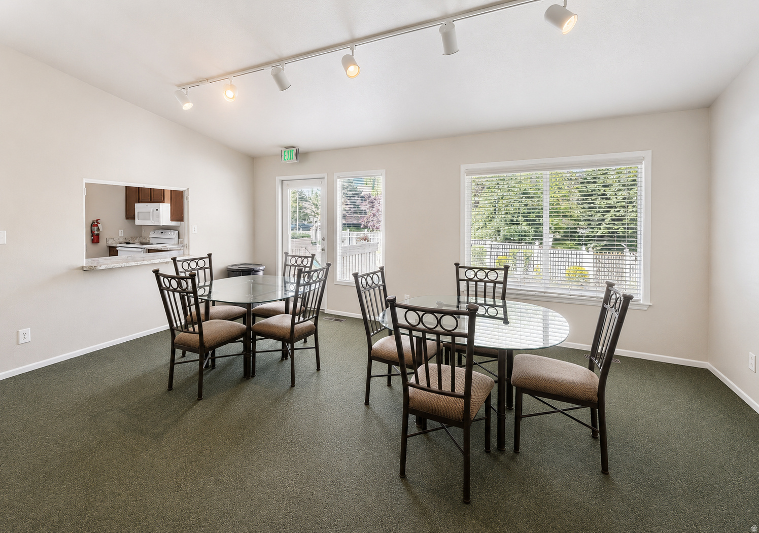 FAIRMEADOWS - Residential