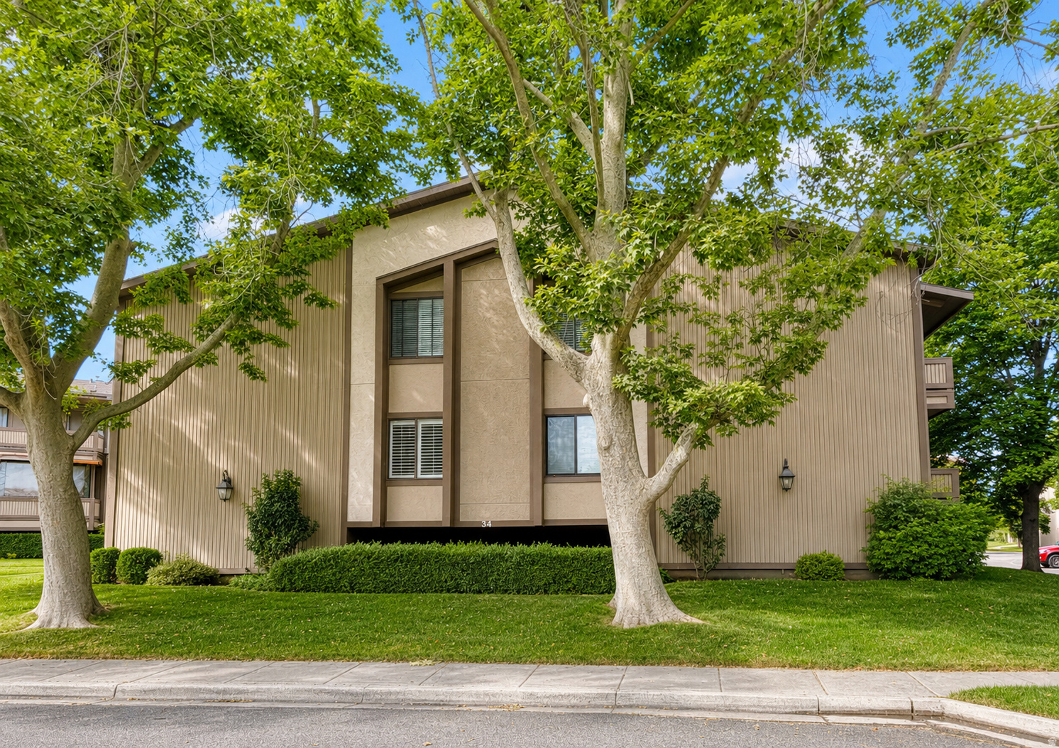 FAIRMEADOWS - Residential