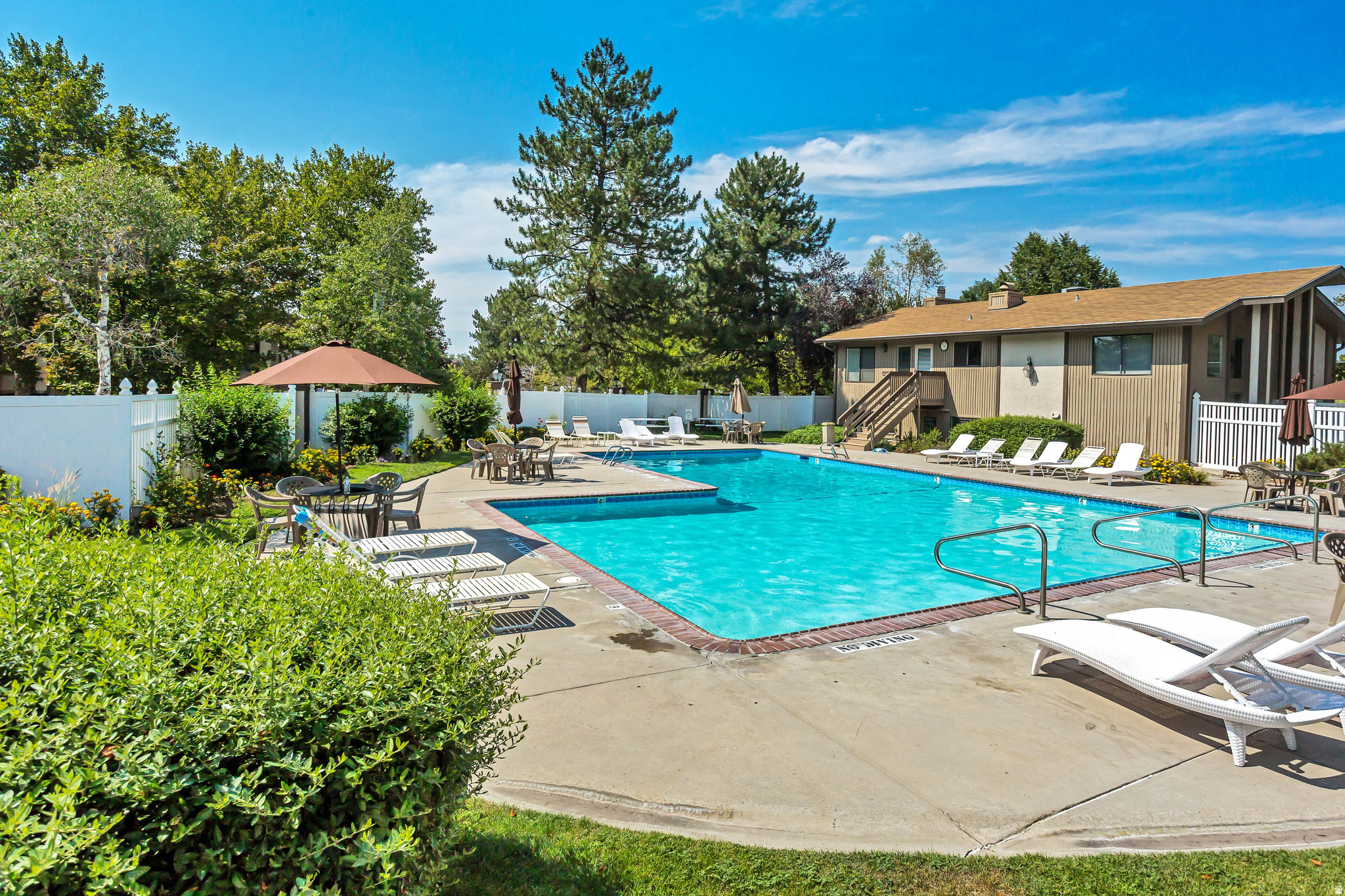 FAIRMEADOWS - Residential