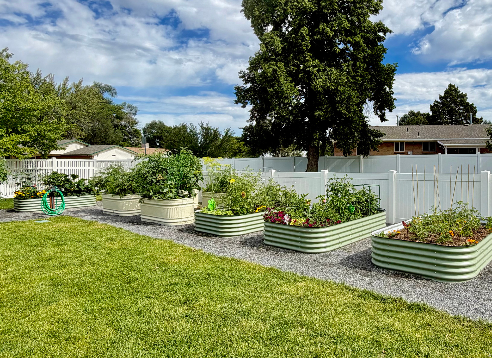 FAIRMEADOWS - Residential