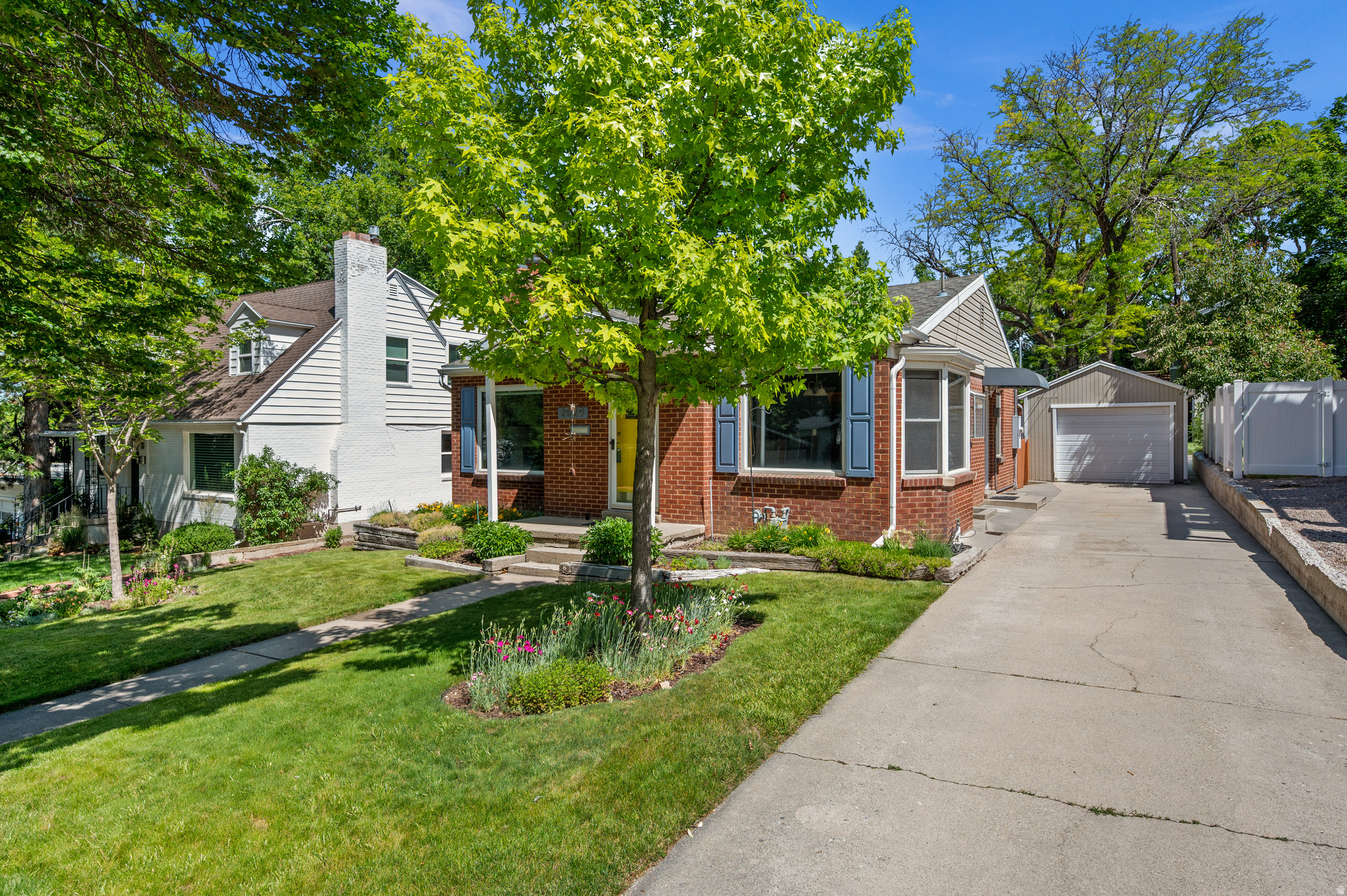 LAURELHURST - Residential