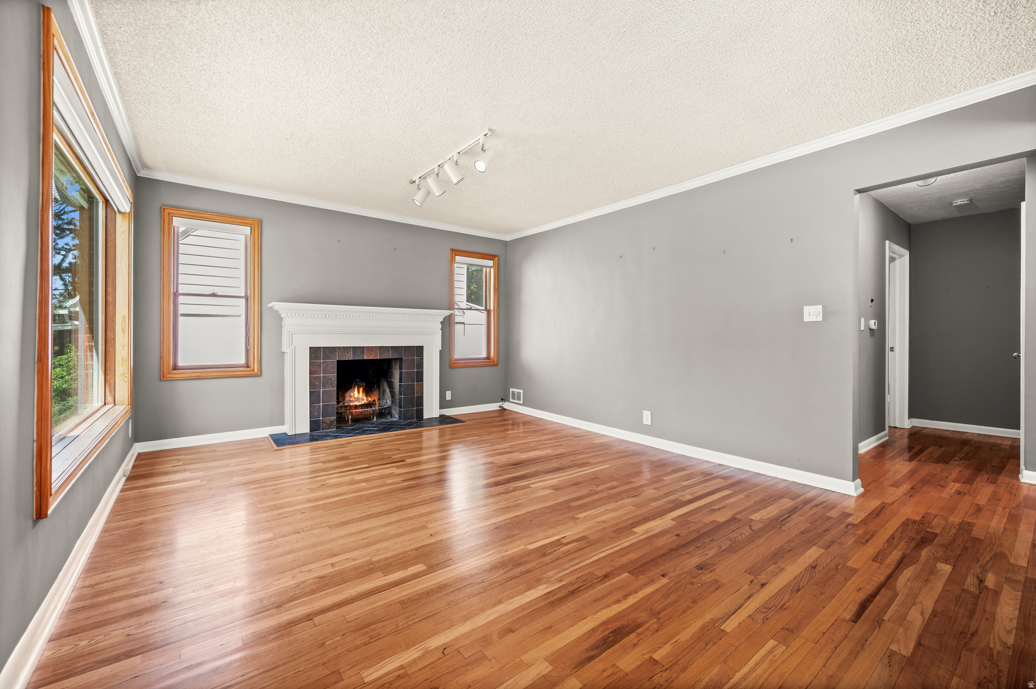 LAURELHURST - Residential